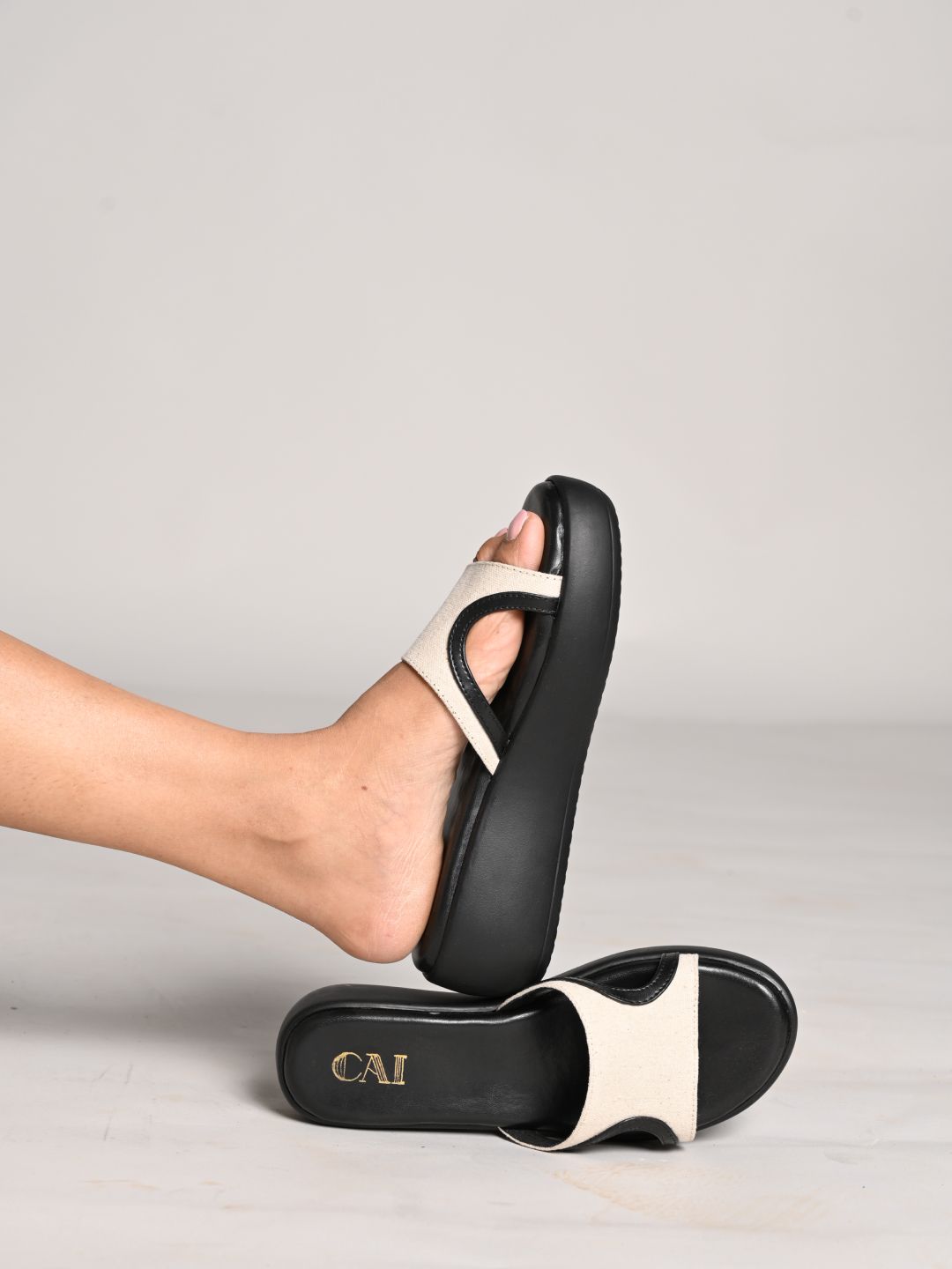 cai Women Wedges Sandal-picture-26