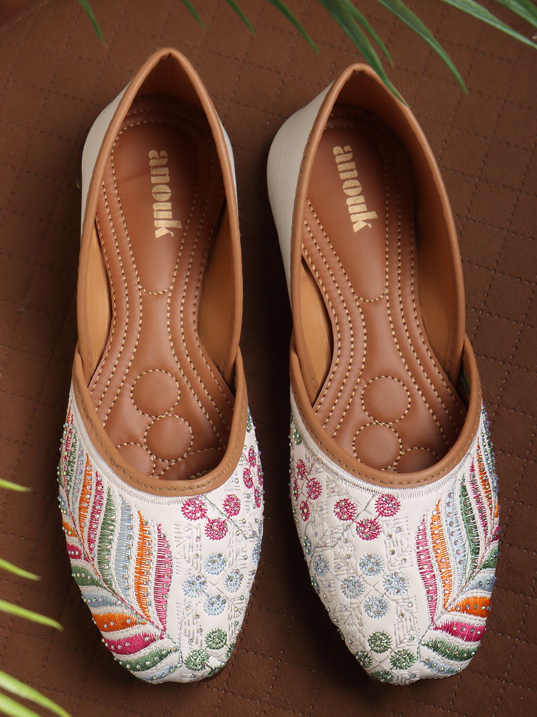 Ethnic Embroidred Jutis and Mojaris Bellies For Women