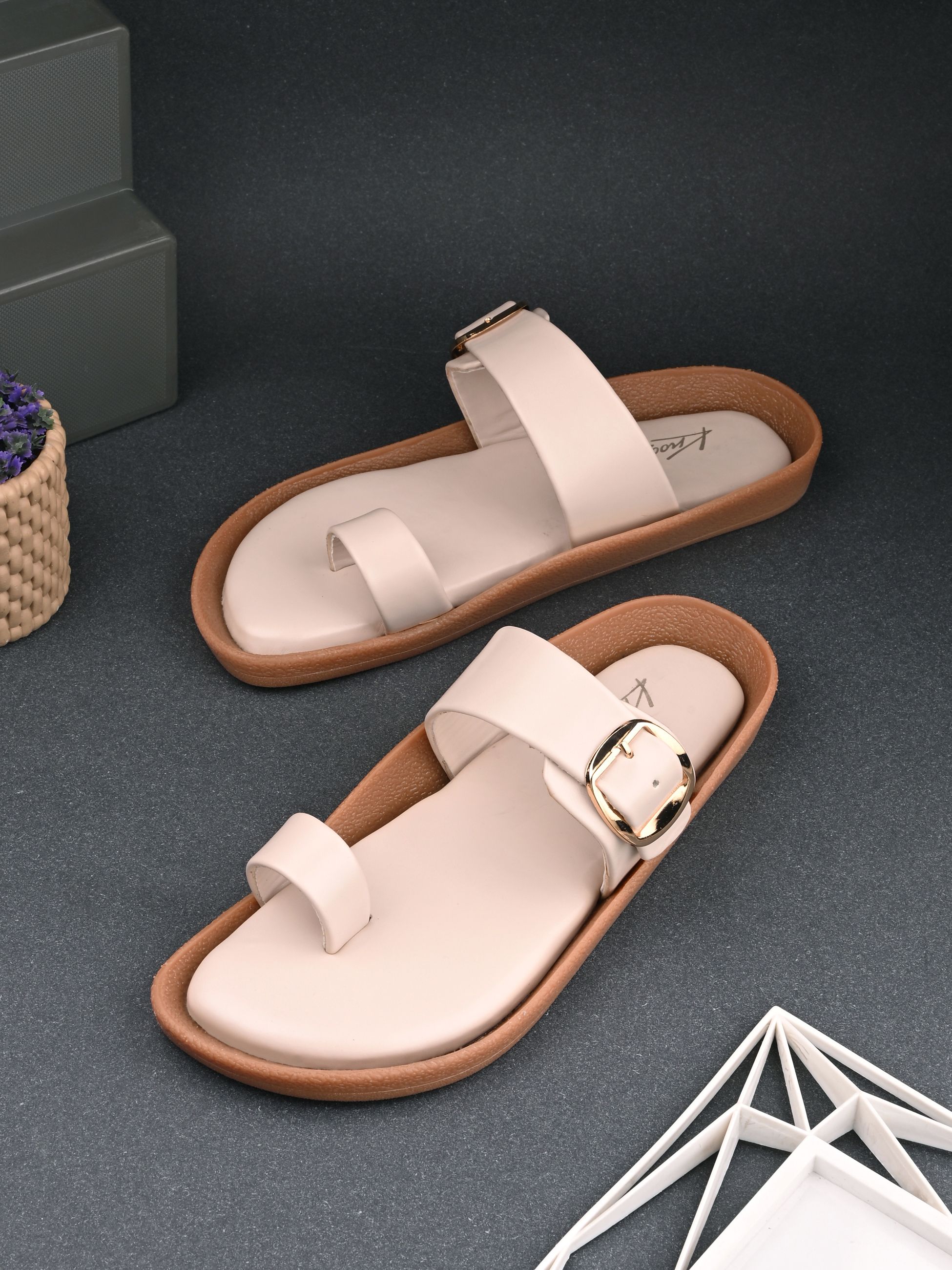 knoos Women Flats Sandal-picture-44