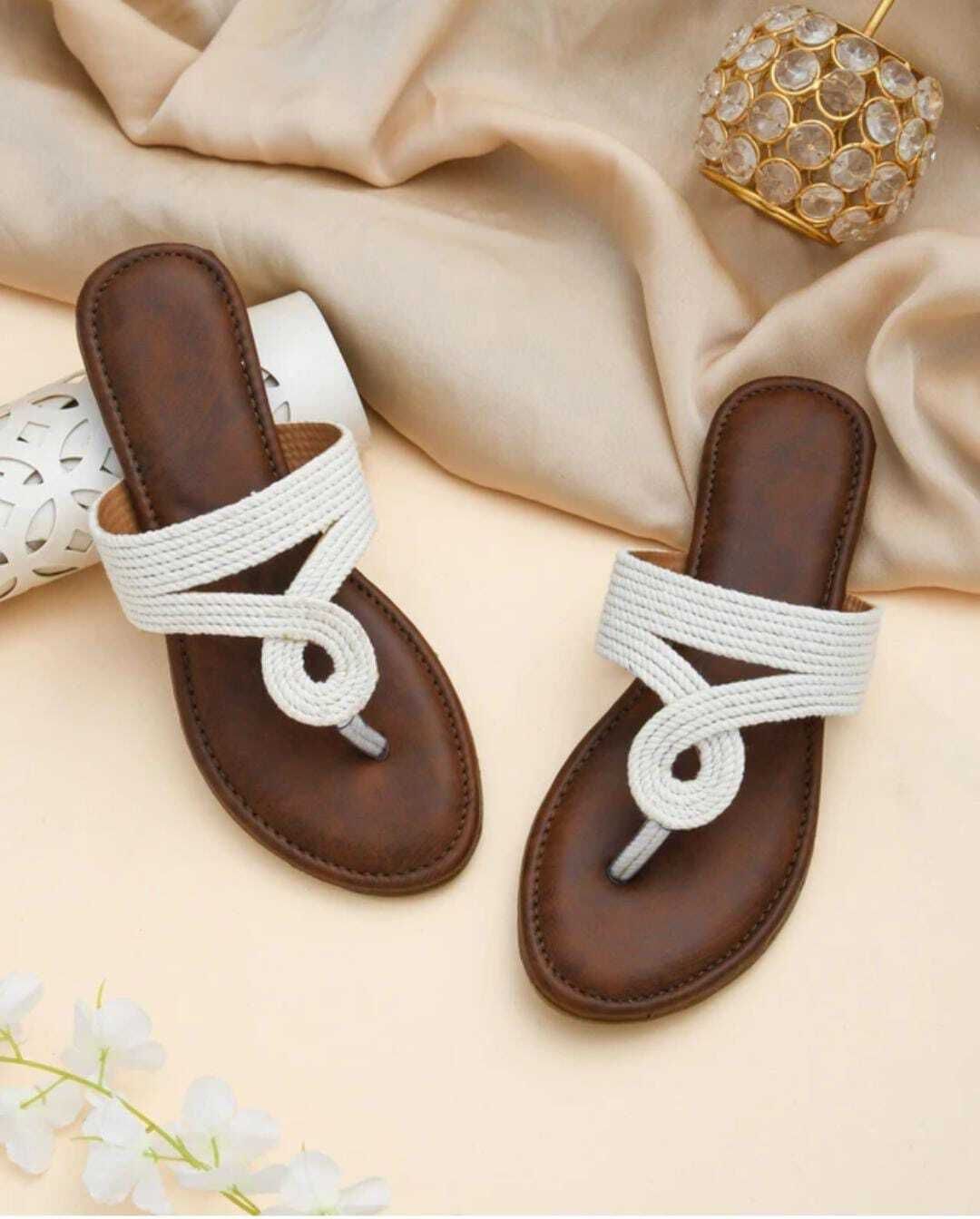 women flats sandal