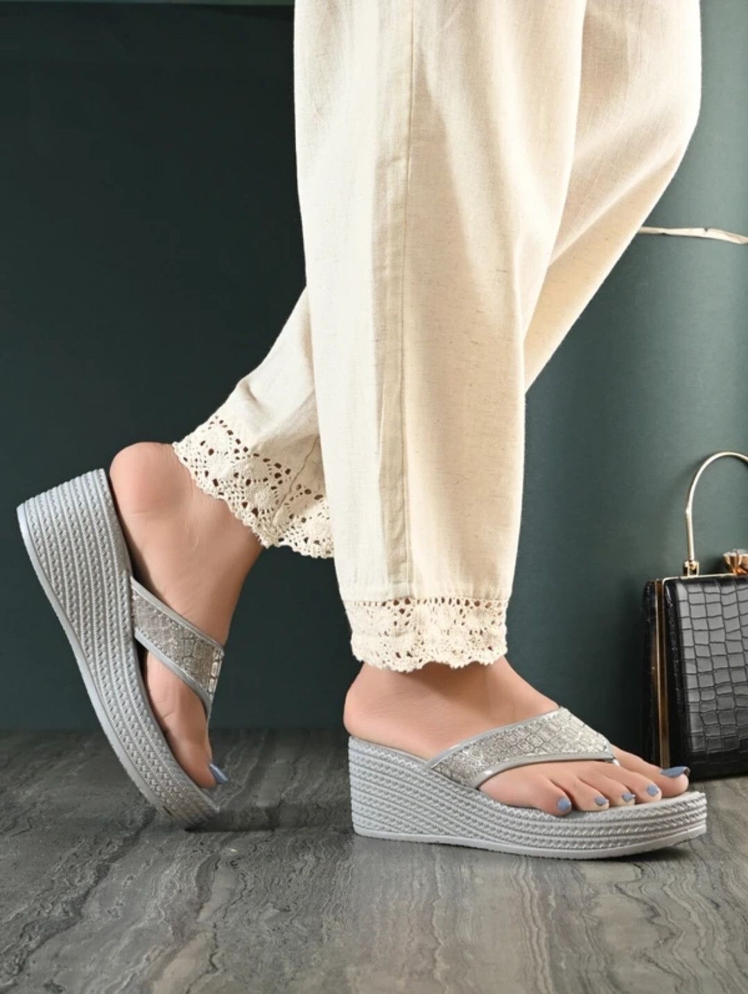 shozie Women Wedges Sandal-picture-32