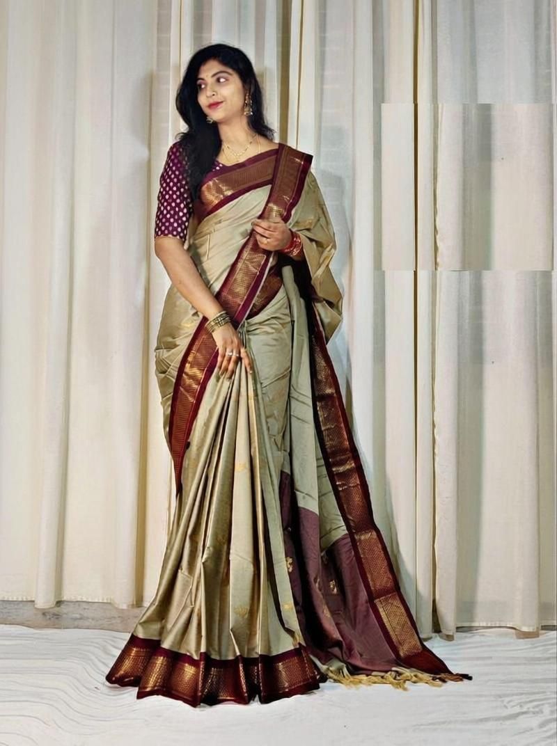 Solid/Plain, Woven, Temple Border Kanjivaram Cotton Silk Saree-image-44