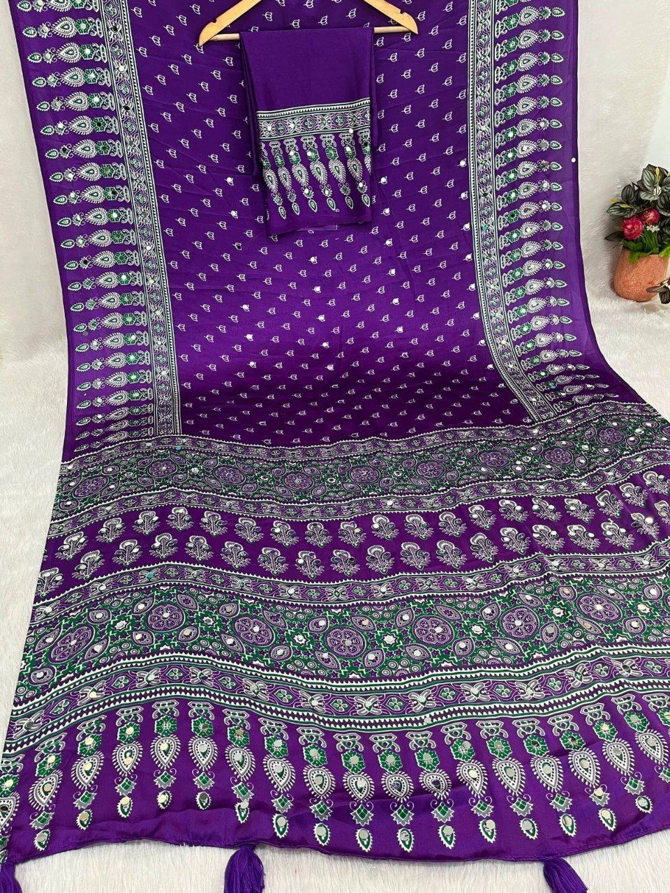 Digital Print Bollywood Satin Saree-image-49