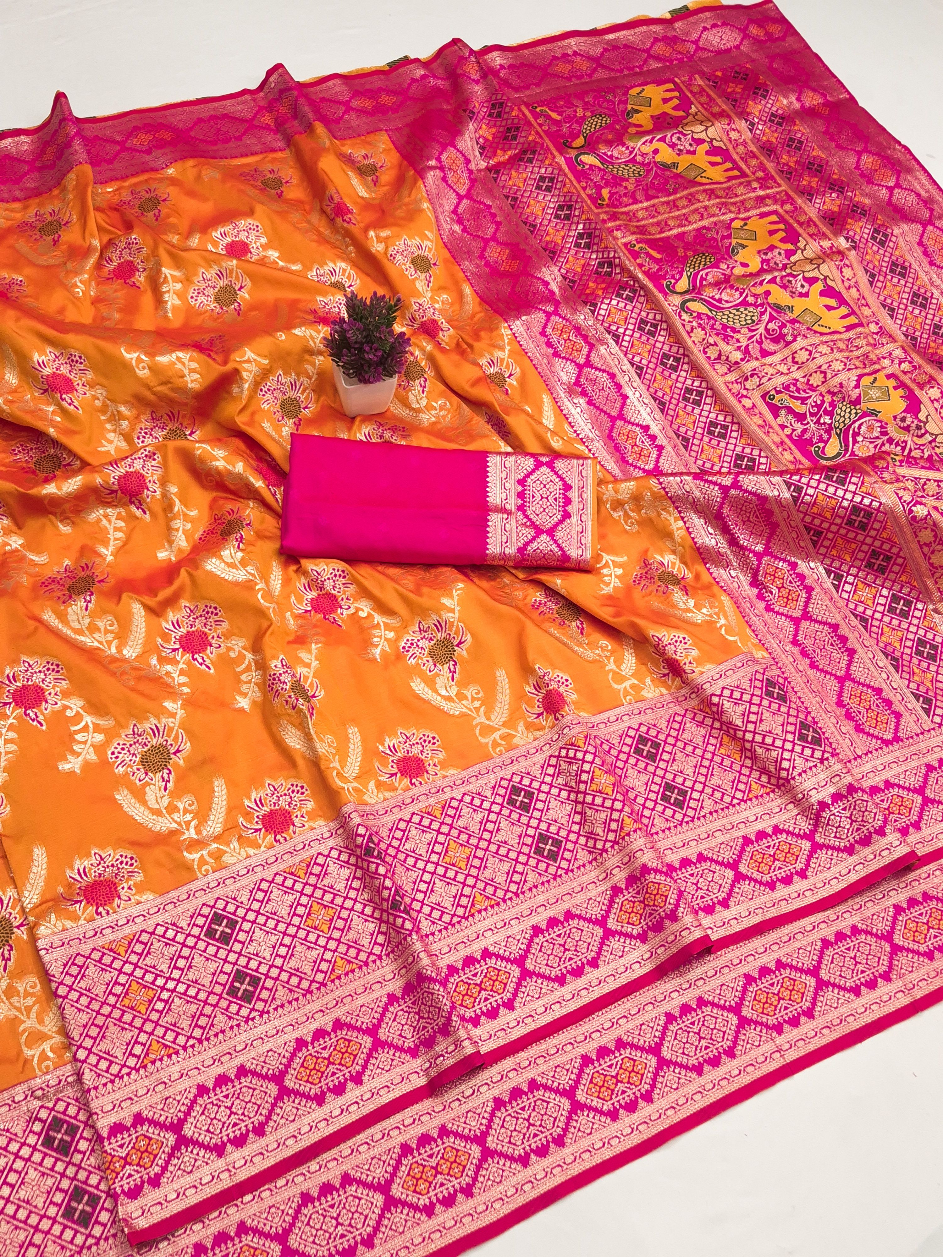 Floral Print, Geometric Print, Woven Banarasi Silk Blend Saree-image-28