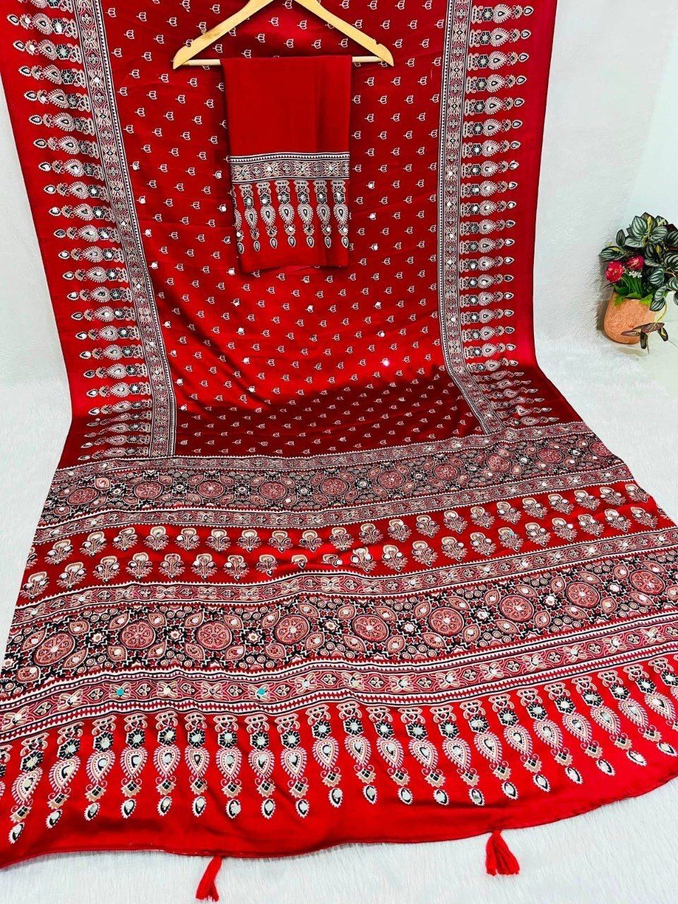 Digital Print Bollywood Satin Saree-image-6