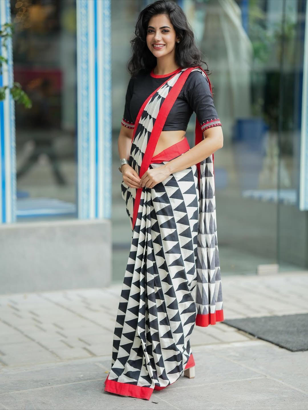 jishaa Printed Bollywood Linen Saree-picture-30