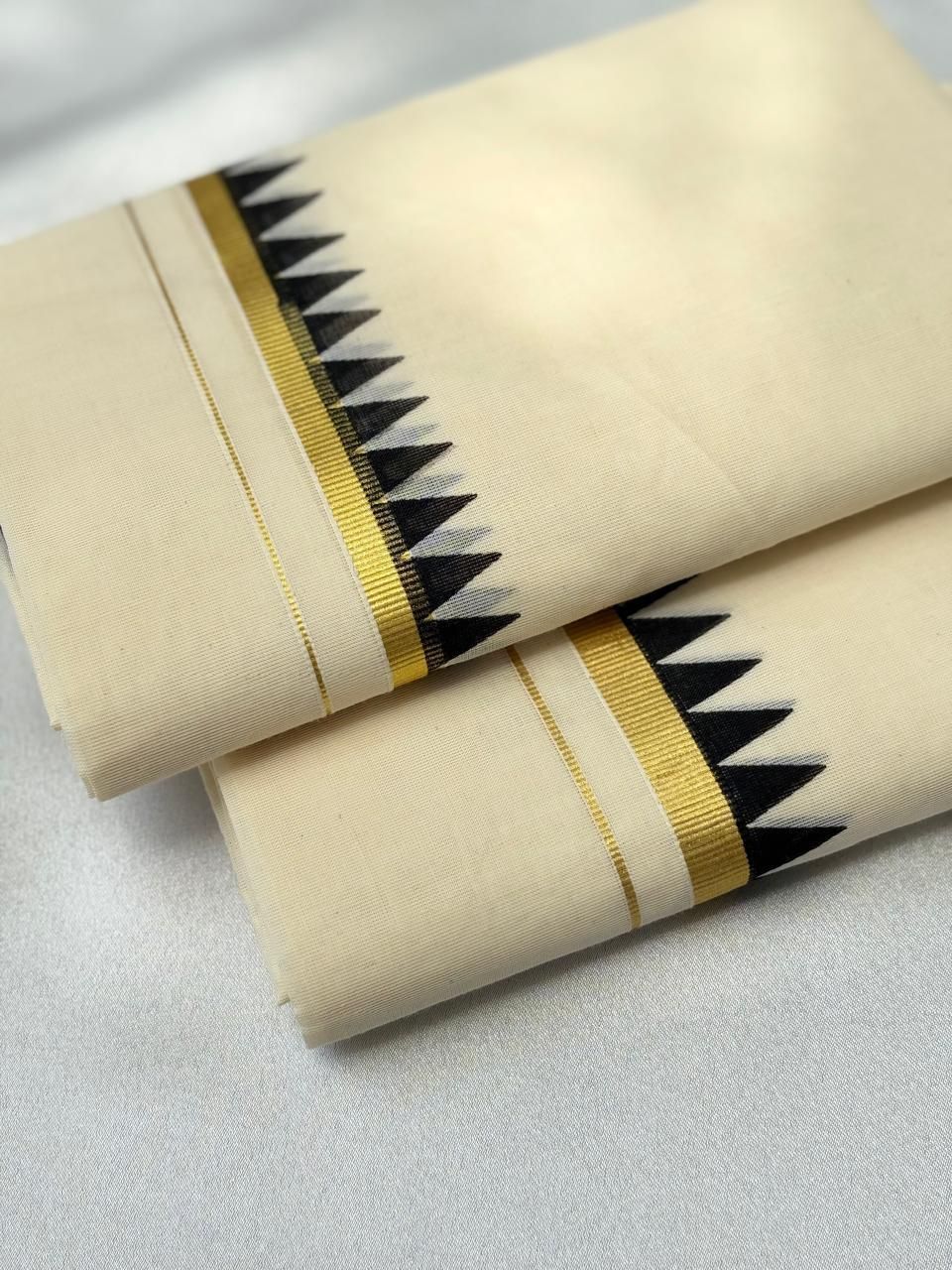 Temple Border, Striped, Solid/Plain Kasavu Pure Cotton Saree-image-3