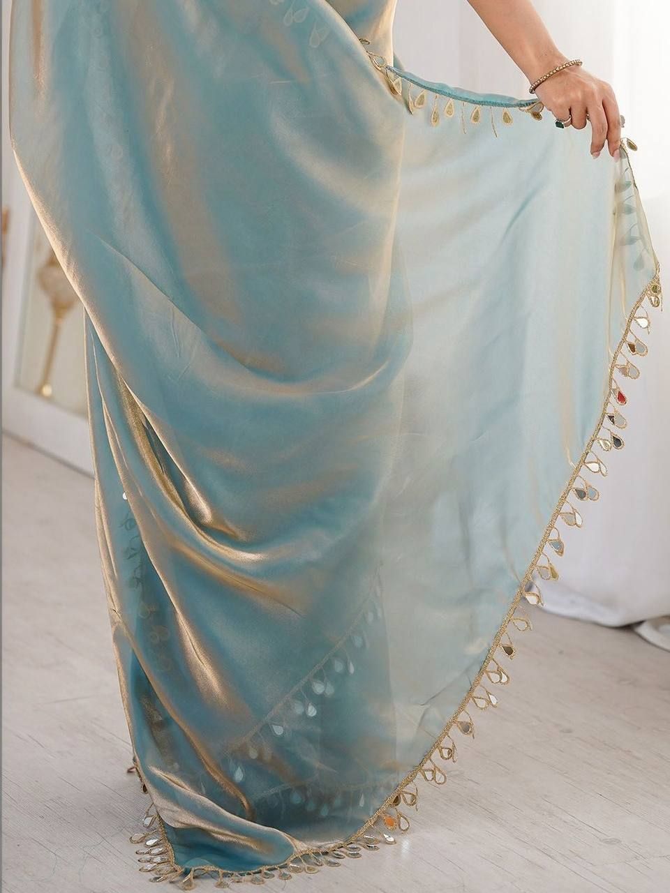Solid/Plain Bollywood Chiffon Saree-image-4