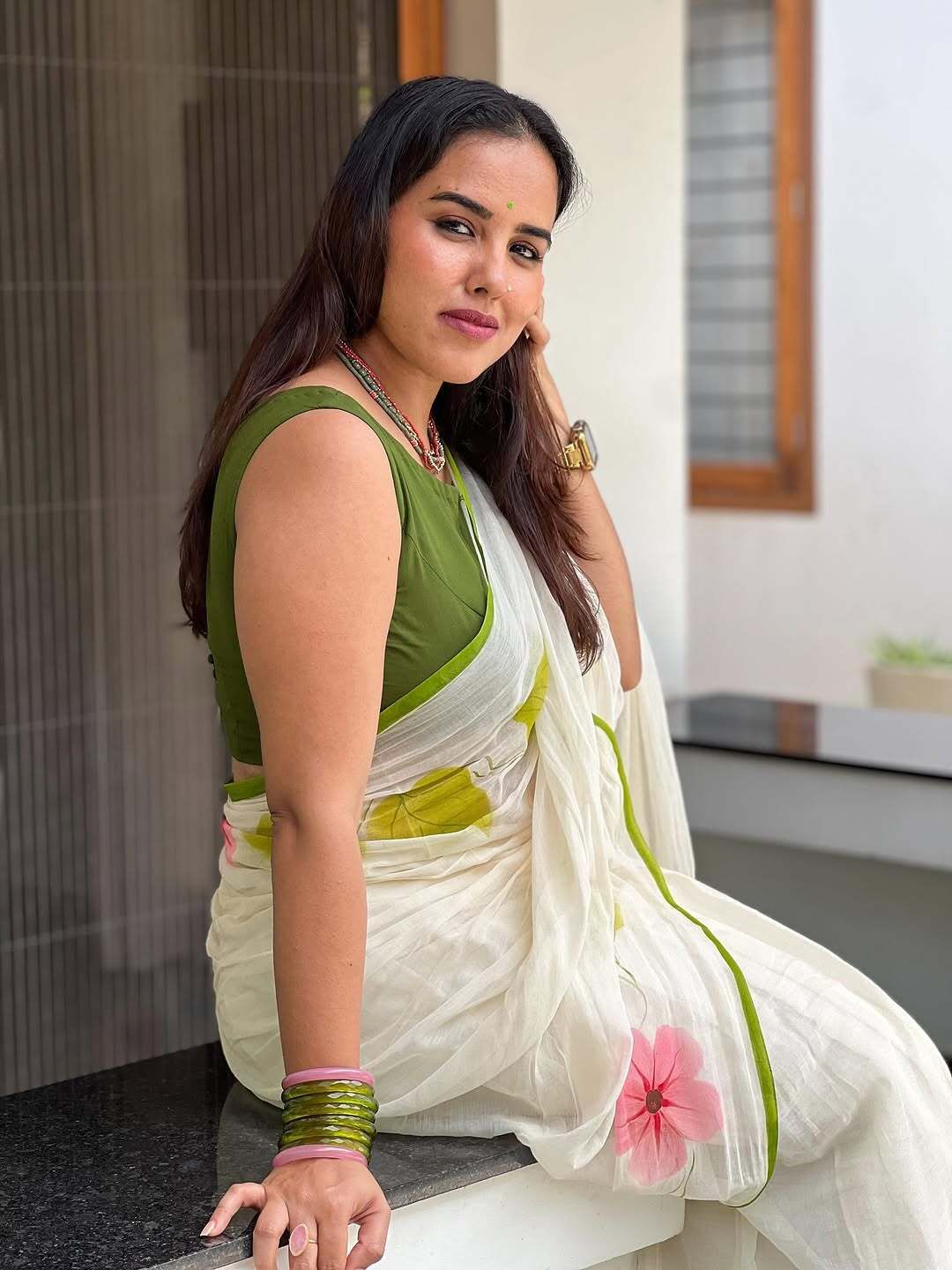 Printed Bollywood Linen Saree-image-12