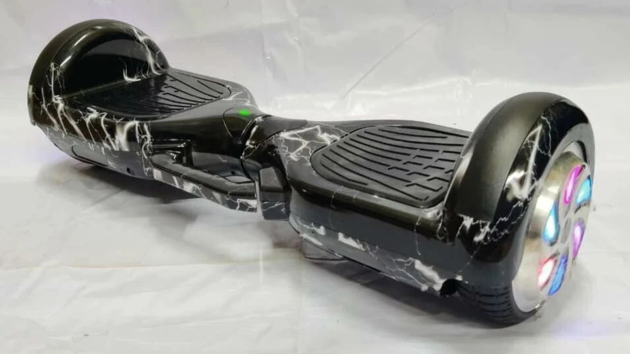 Classic 6.5 Hoverboard with App Connectivity, Inbuilt Bluetooth Speaker HoverBoard Scooter-image-38