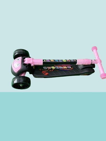 funrydetoys Cute Monster S09 Kick Scooter for kids 3+ with Light Wheel. Kids Scooter-picture-12