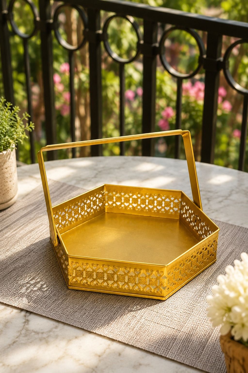 the urban home Premium Hexa Shape Metal Storage Baskets with Handle Gold Organizer Basket Tray Serving Set-picture-27