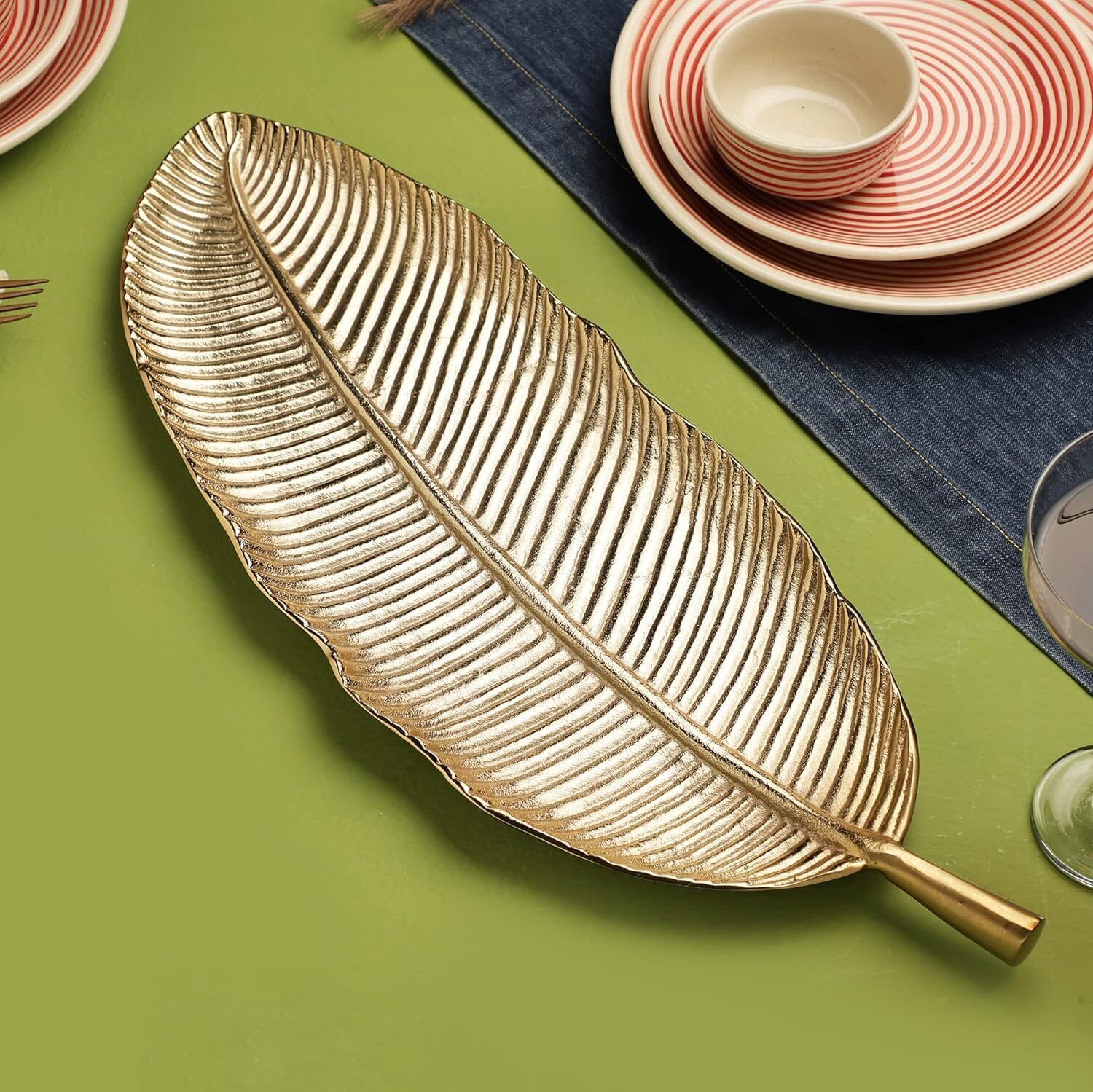 purestory 14 Inch Gold Leaf Decorative Serving Tray Platter Tray Serving Set-picture-30