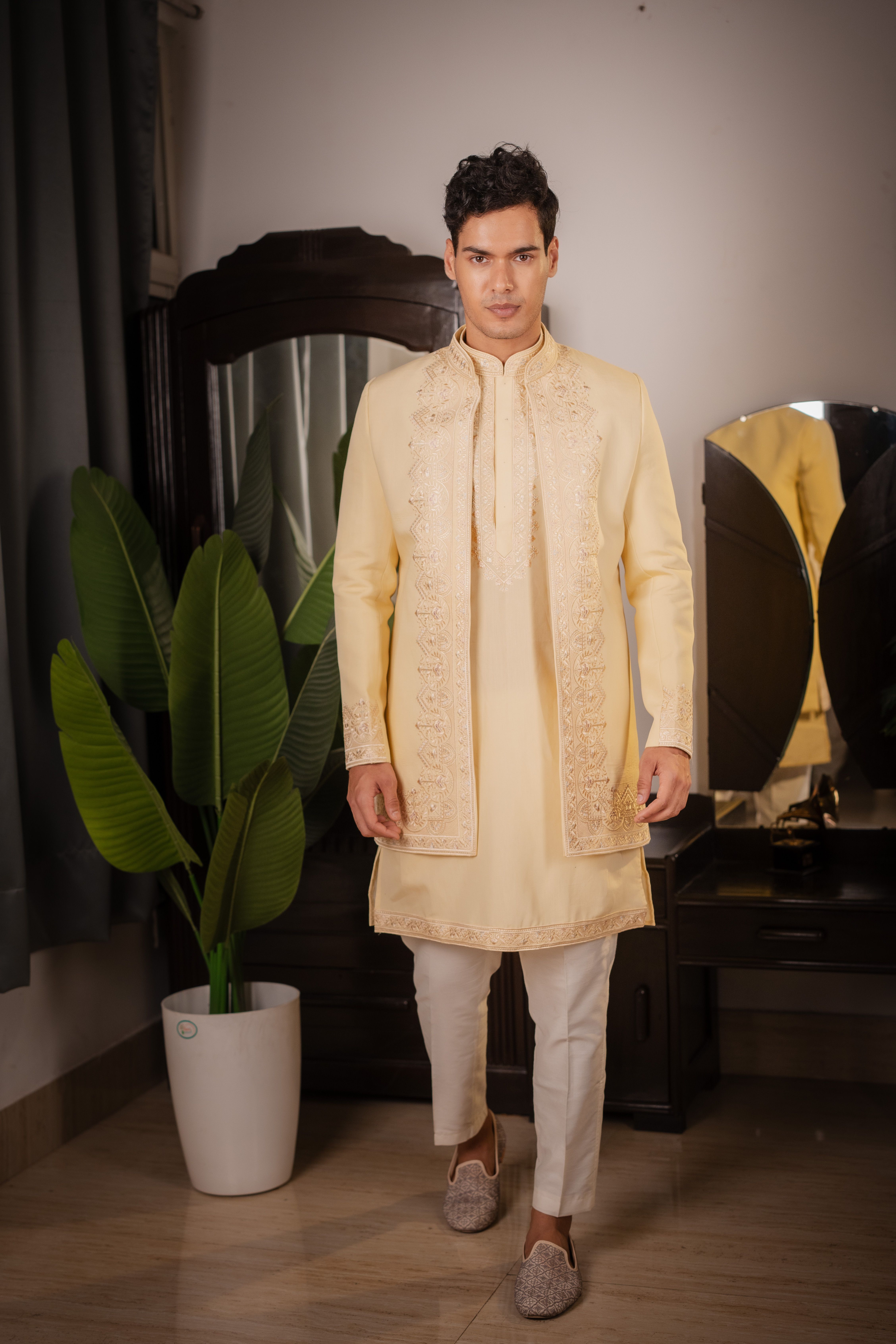 SUUTRAA BY SG Embroidered Sherwani-picture-28
