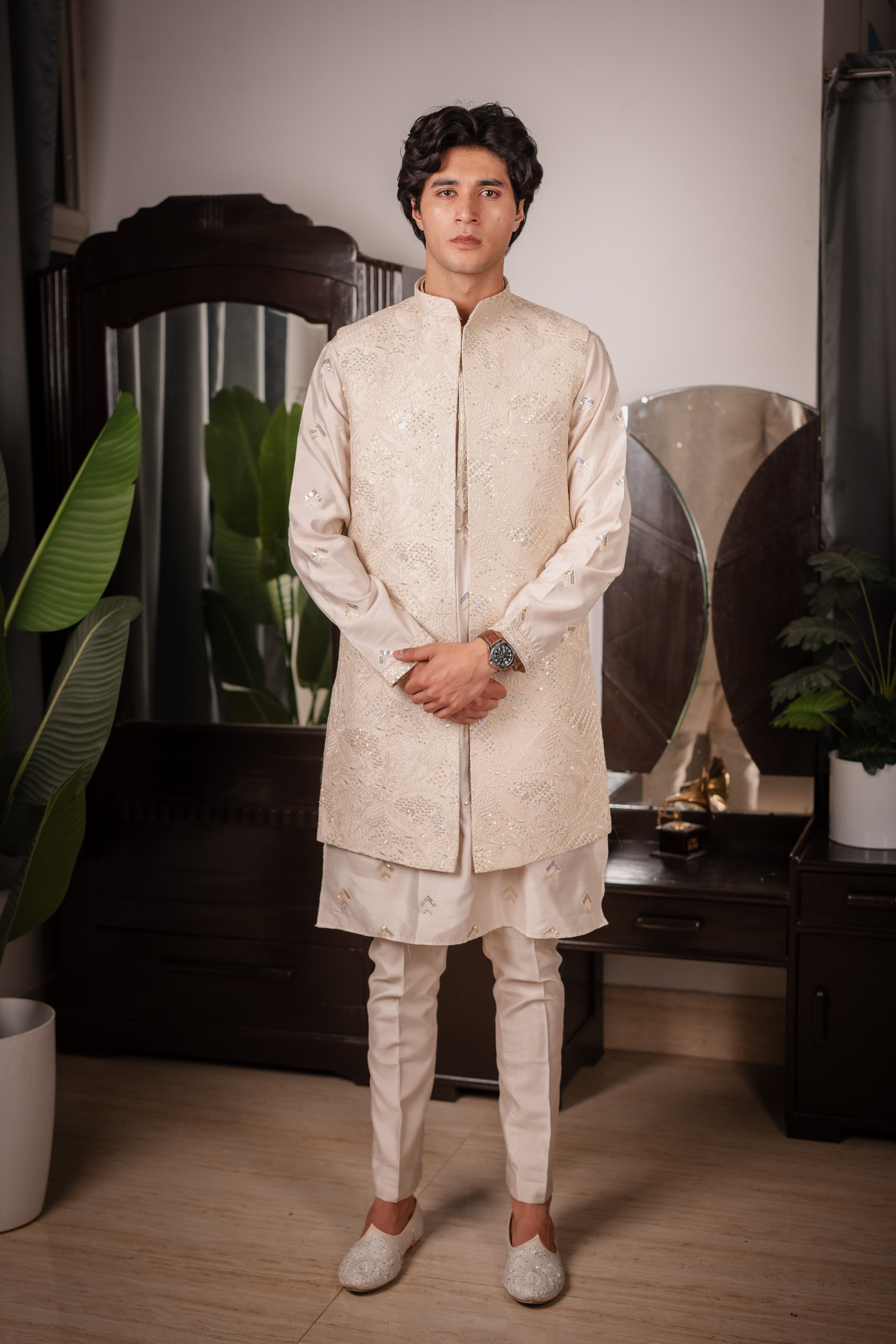 SUUTRAA BY SG Embroidered Sherwani-picture-15