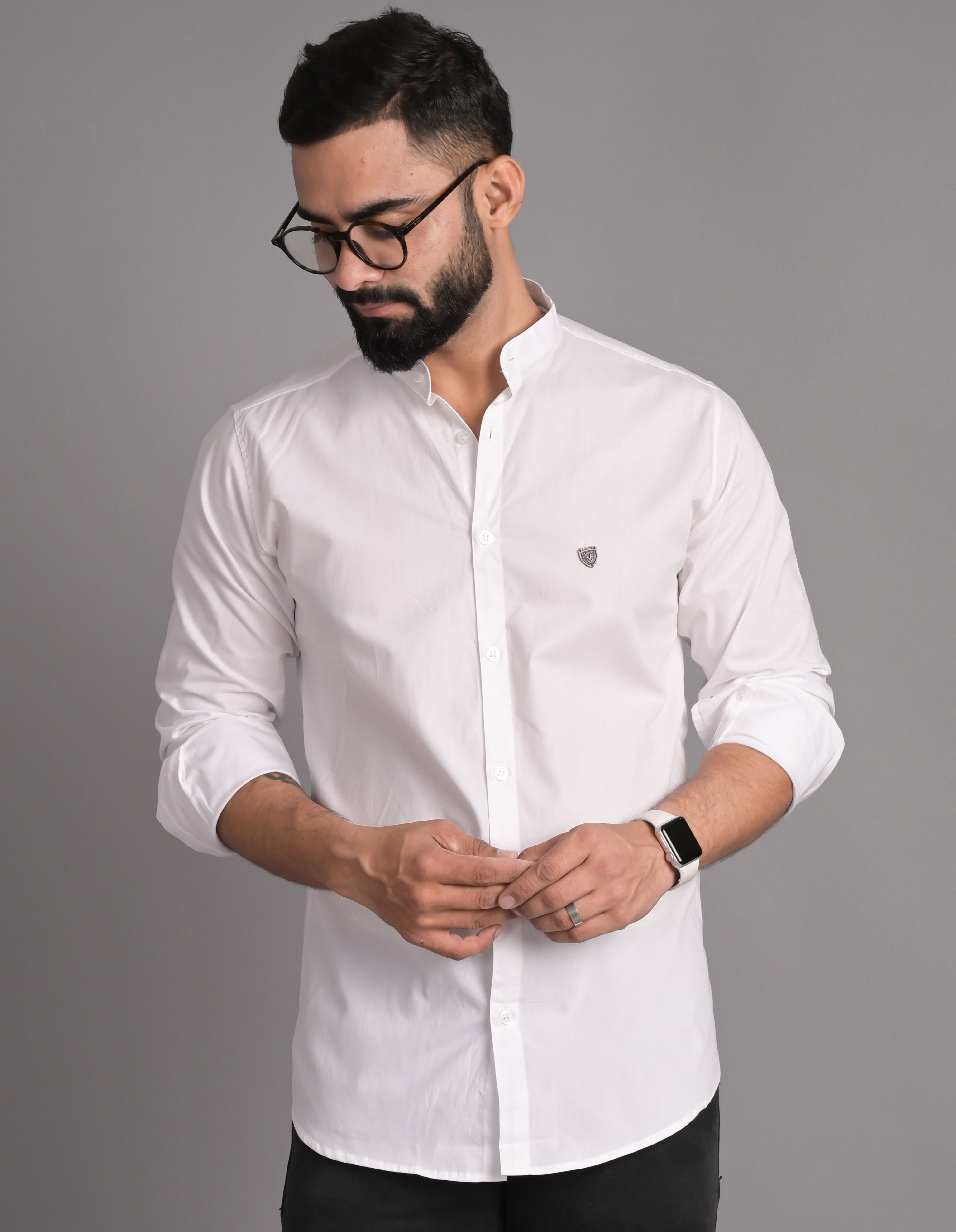 Men Slim Fit Solid Spread Collar Casual Shirt-image-25