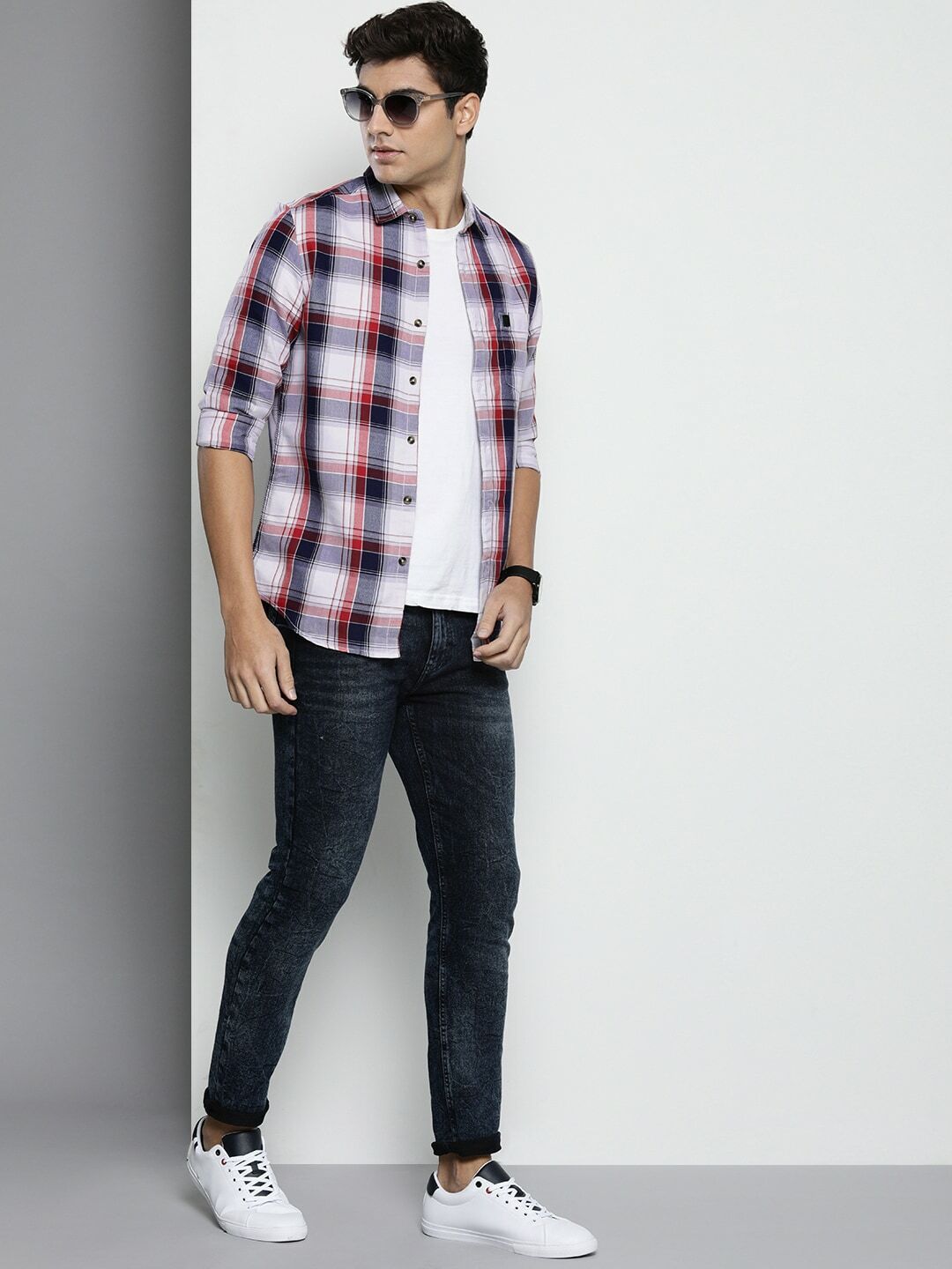 the indian garage co. Men Regular Fit Checkered Cut Away Collar Casual Shirt-picture-21