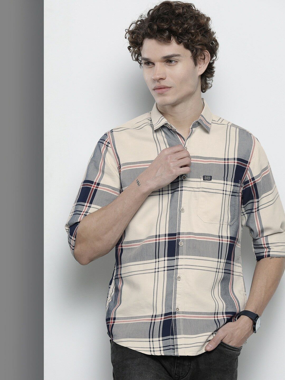 the indian garage co. Men Slim Fit Checkered Spread Collar Casual Shirt-picture-38