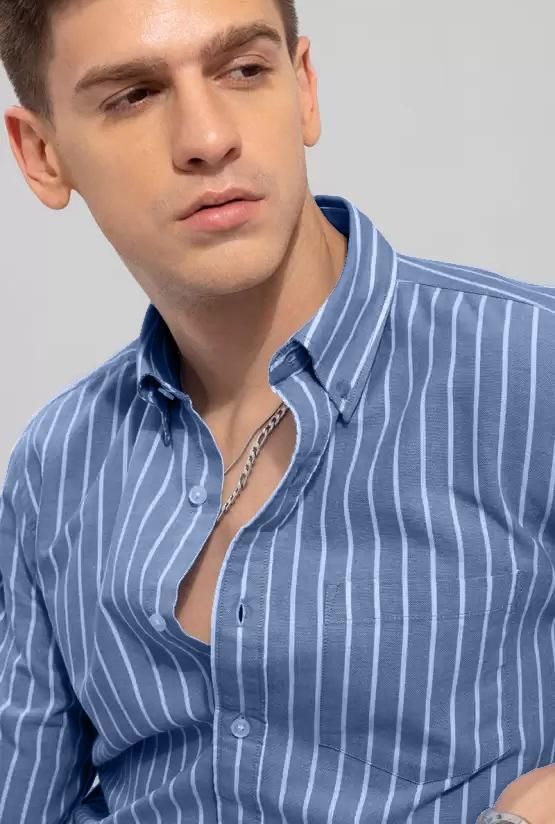 Men Slim Fit Striped Spread Collar Casual Shirt