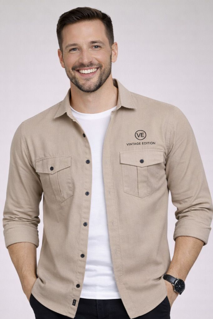 Men Regular Fit Solid Spread Collar Casual Shirt