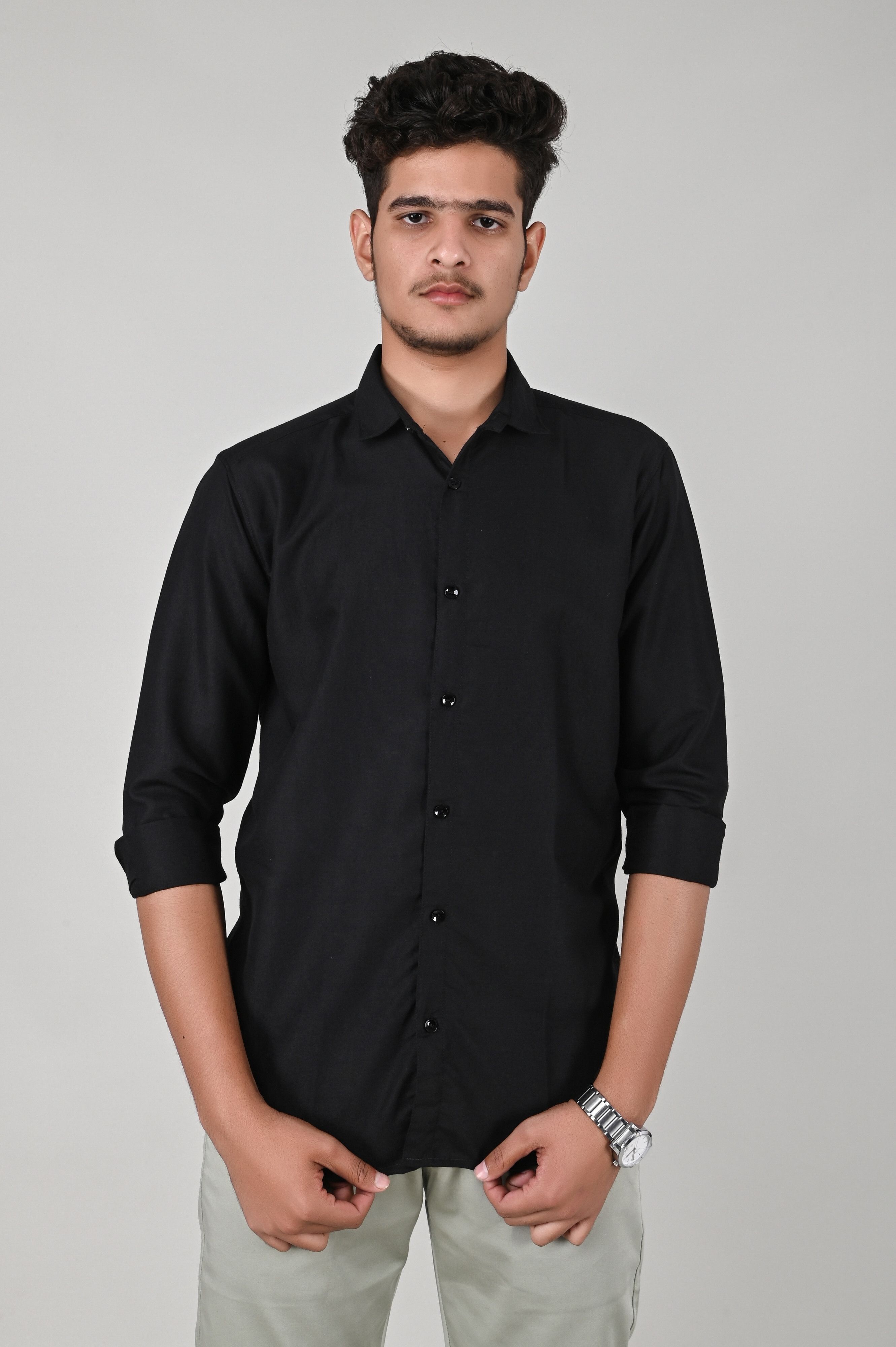 Men Regular Fit Solid Spread Collar Casual Shirt-image-10