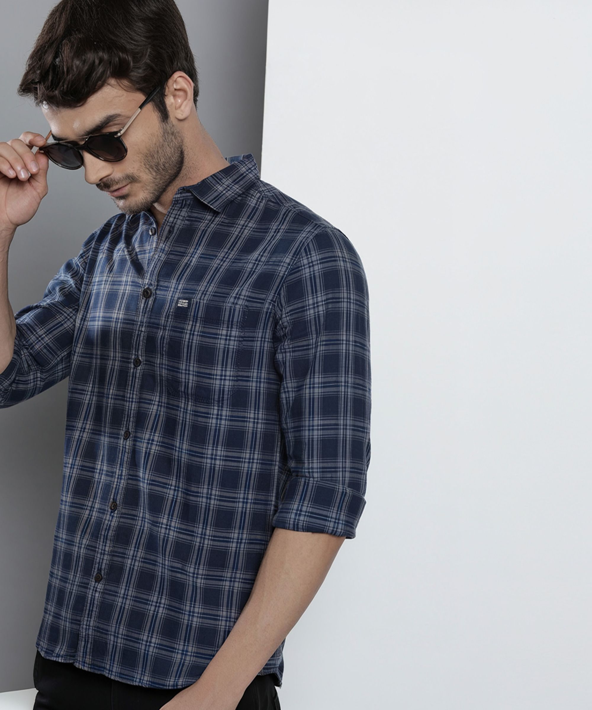 the indian garage co. Men Slim Fit Checkered Spread Collar Casual Shirt-picture-14