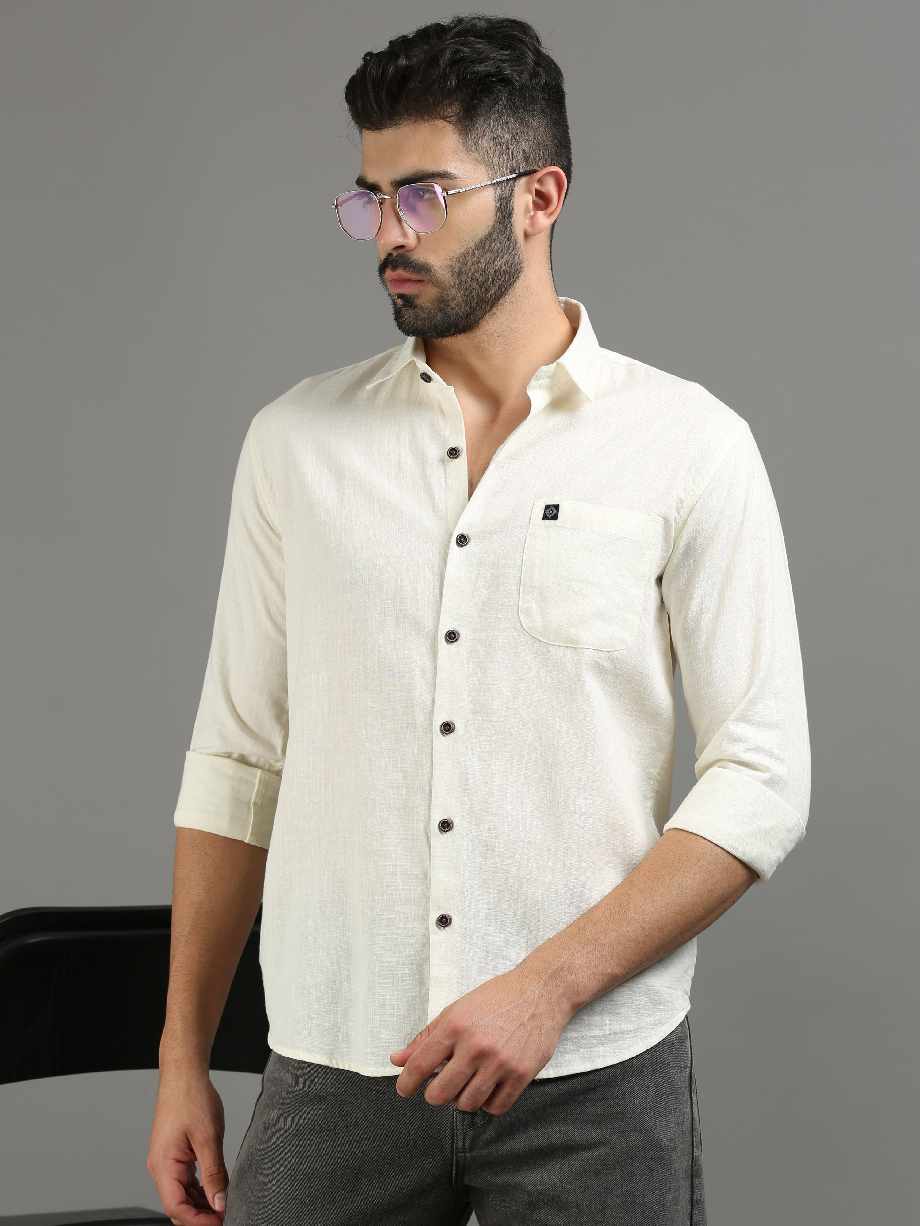 Men Slim Fit Solid Spread Collar Casual Shirt
