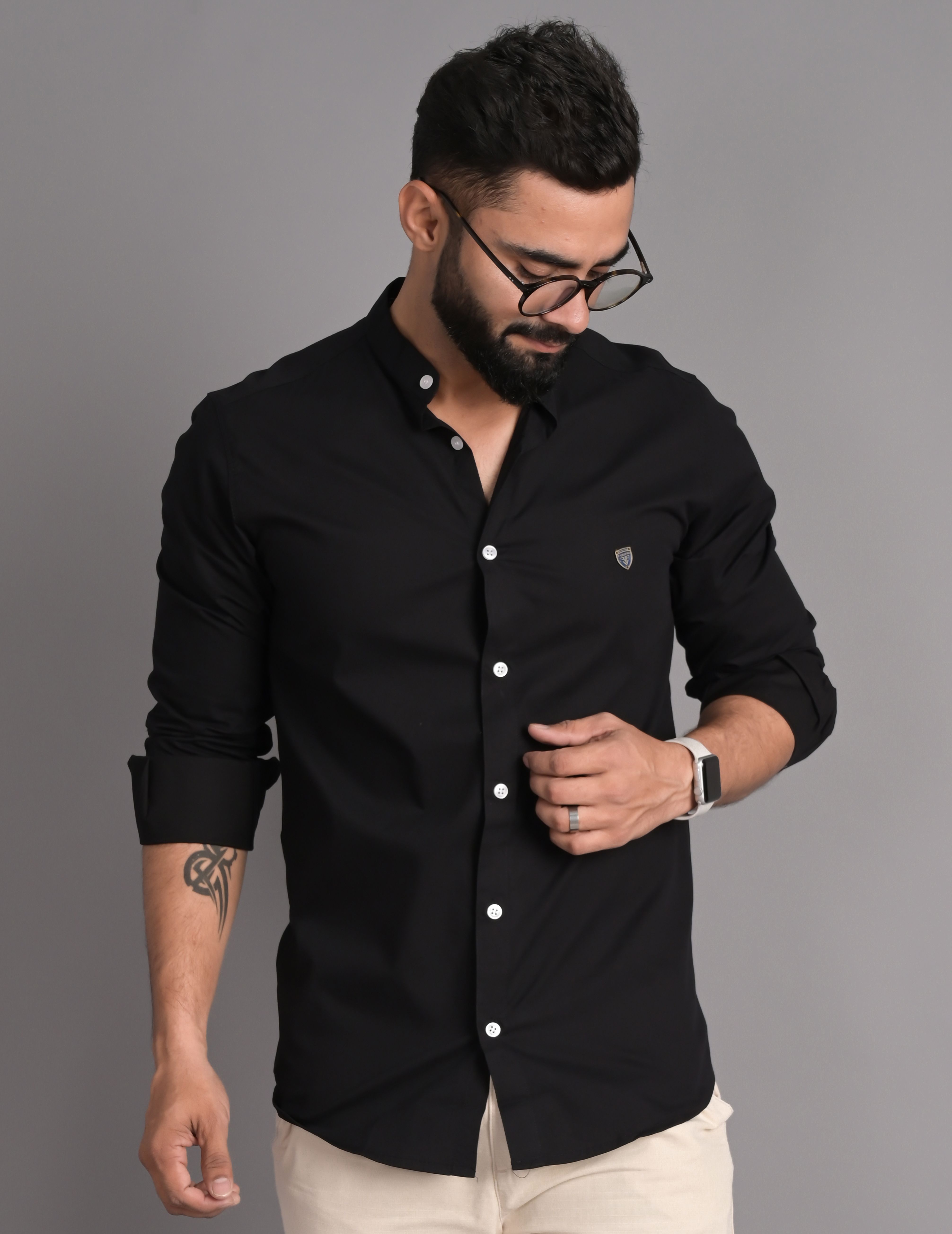 Men Slim Fit Solid Mandarin Collar Casual Shirt