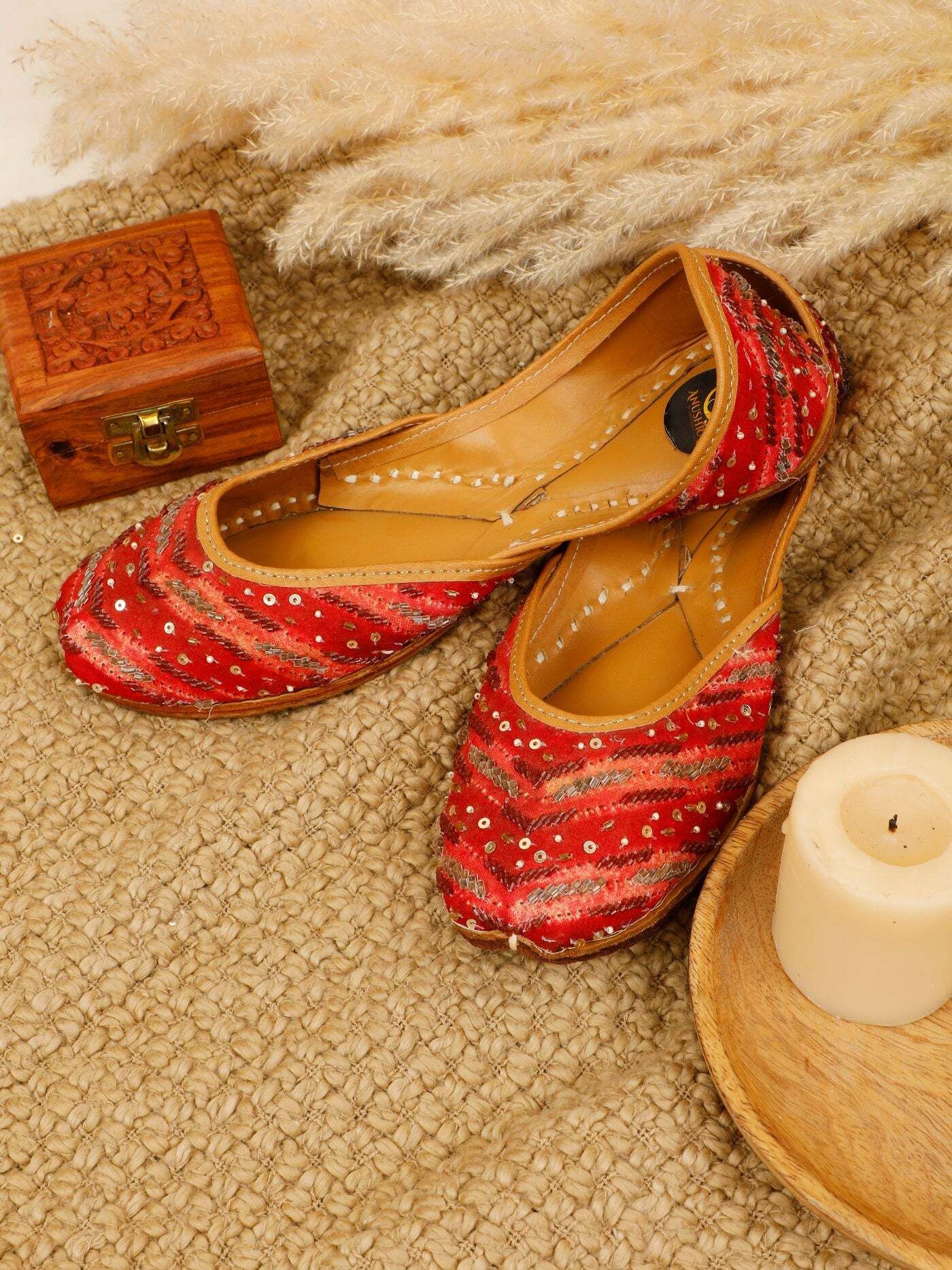 Leher Jutti – Handcrafted Red Embroidered Jutti with Wave Pattern Jutis For Women-image-35