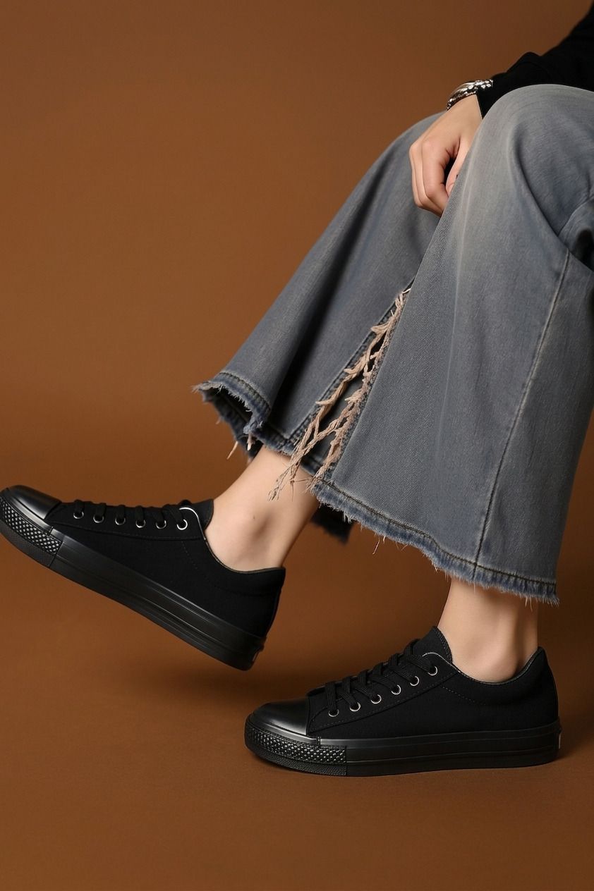 Classic Black Canvas Lace-Up Sneakers Sneakers For Women-image-48