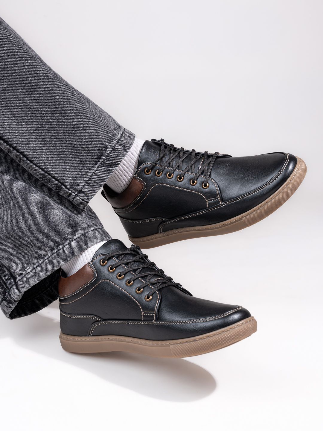 Roadster Men Black Casual Mid-Top Sneakers Sneakers For Men-image-30