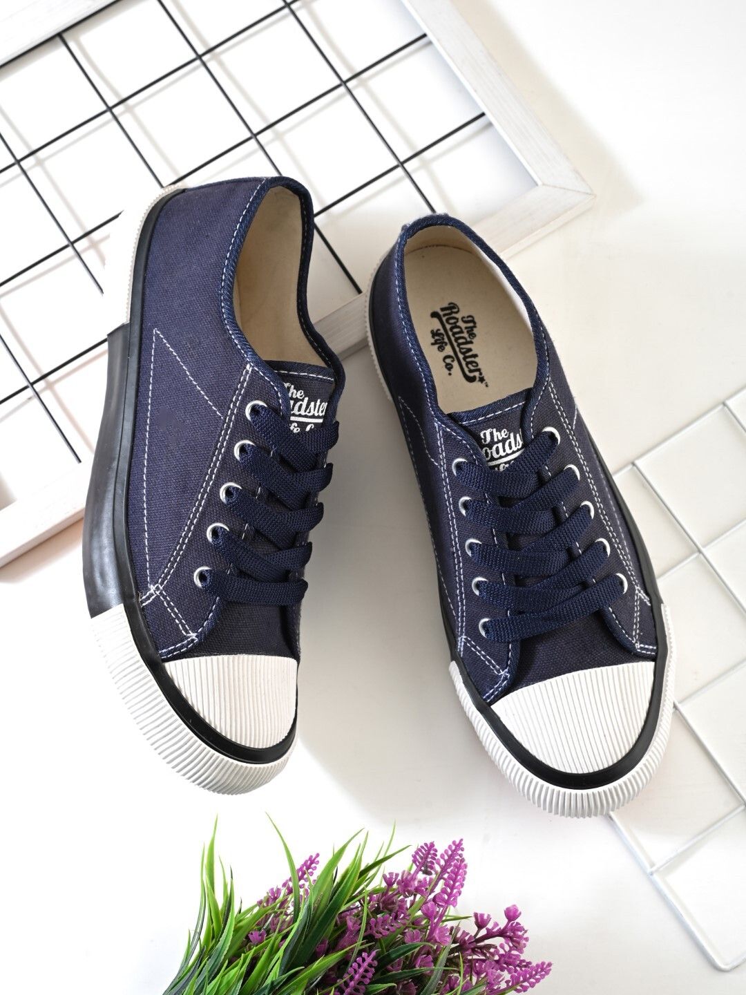 everyday lightweight laceup casual canvas shoes sneakers for women