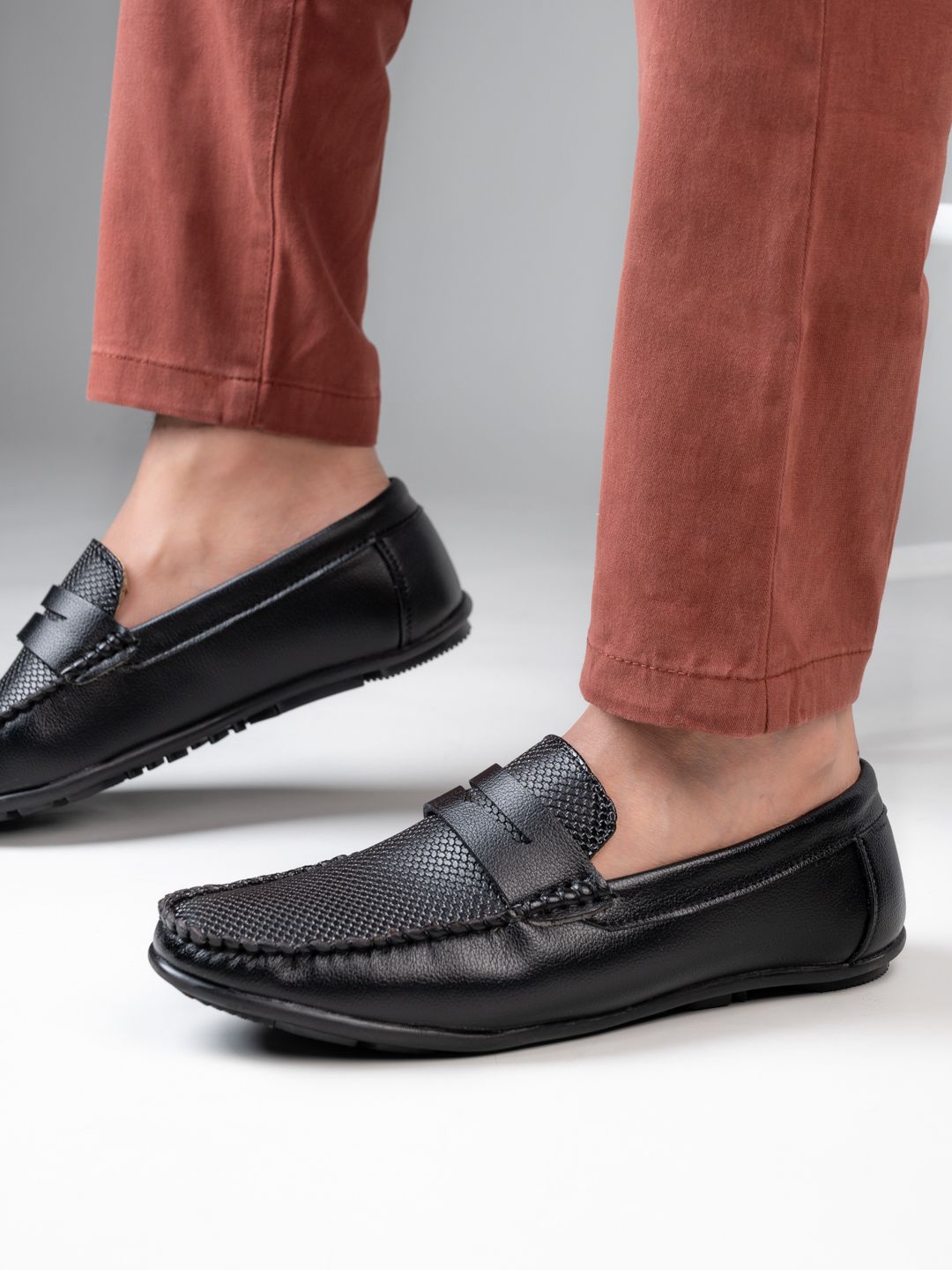 Volvo Series 371 Light Weight Anti Skid Loafers For Men-image-30