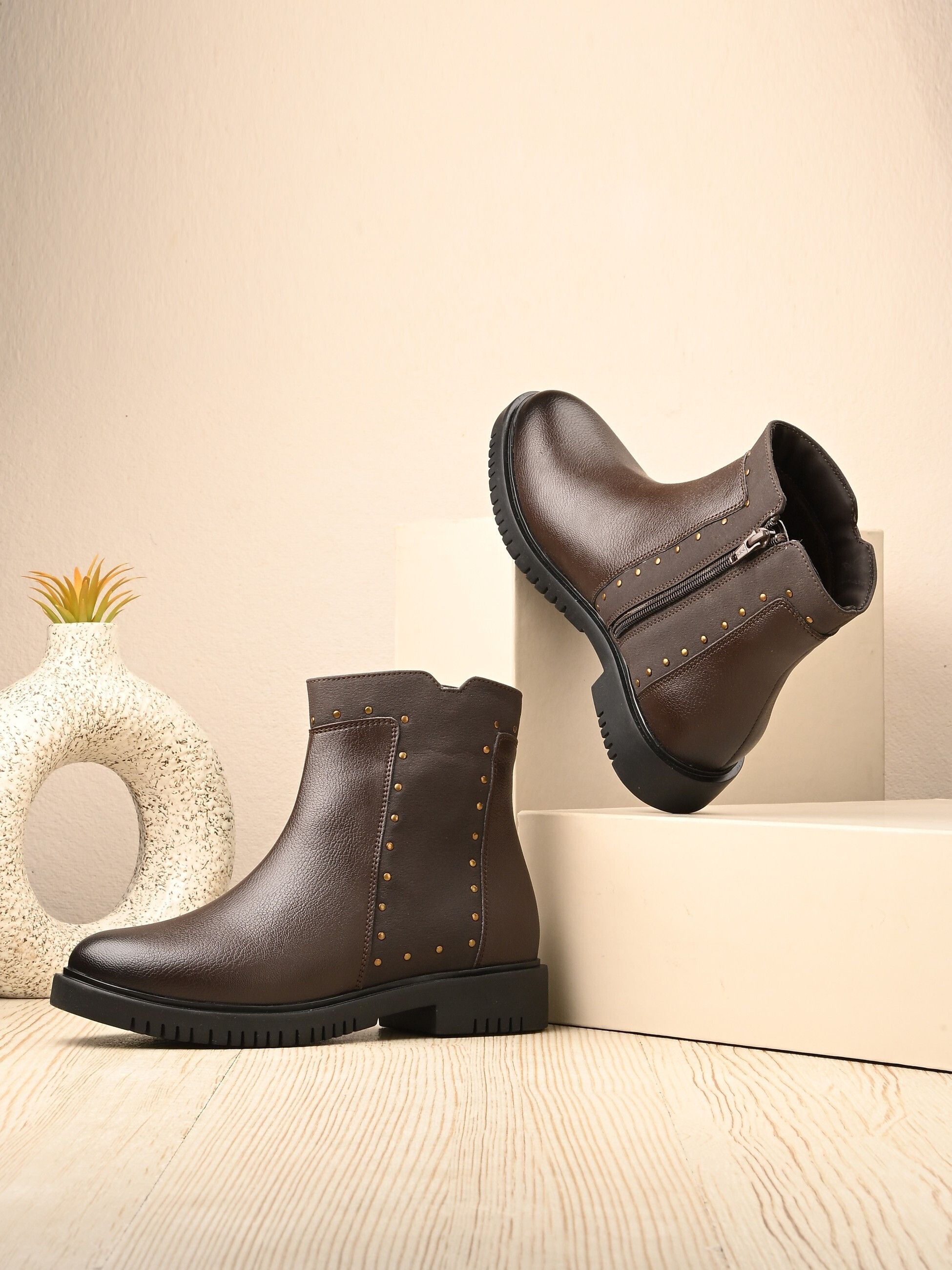 roadster Stylish Textured Ankle Length Versatile Boots For Women-picture-10