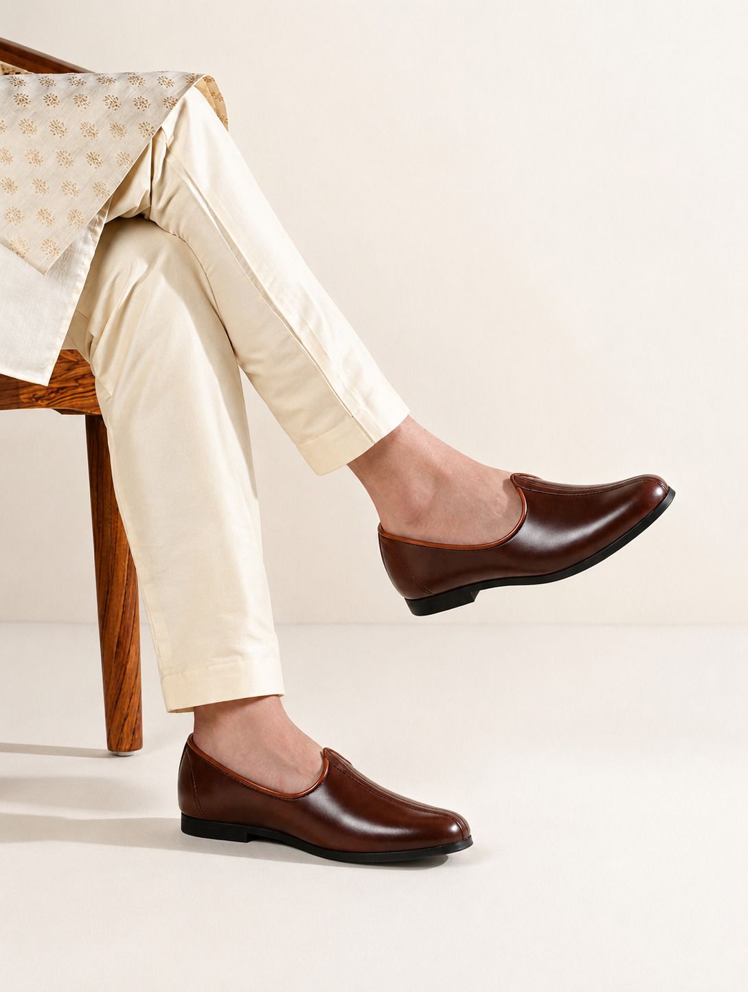 r rj trends Men's Dark Brown Traditional Jalsa Mojaris | Comfortable Ethnic Footwear Loafers For Men-picture-41