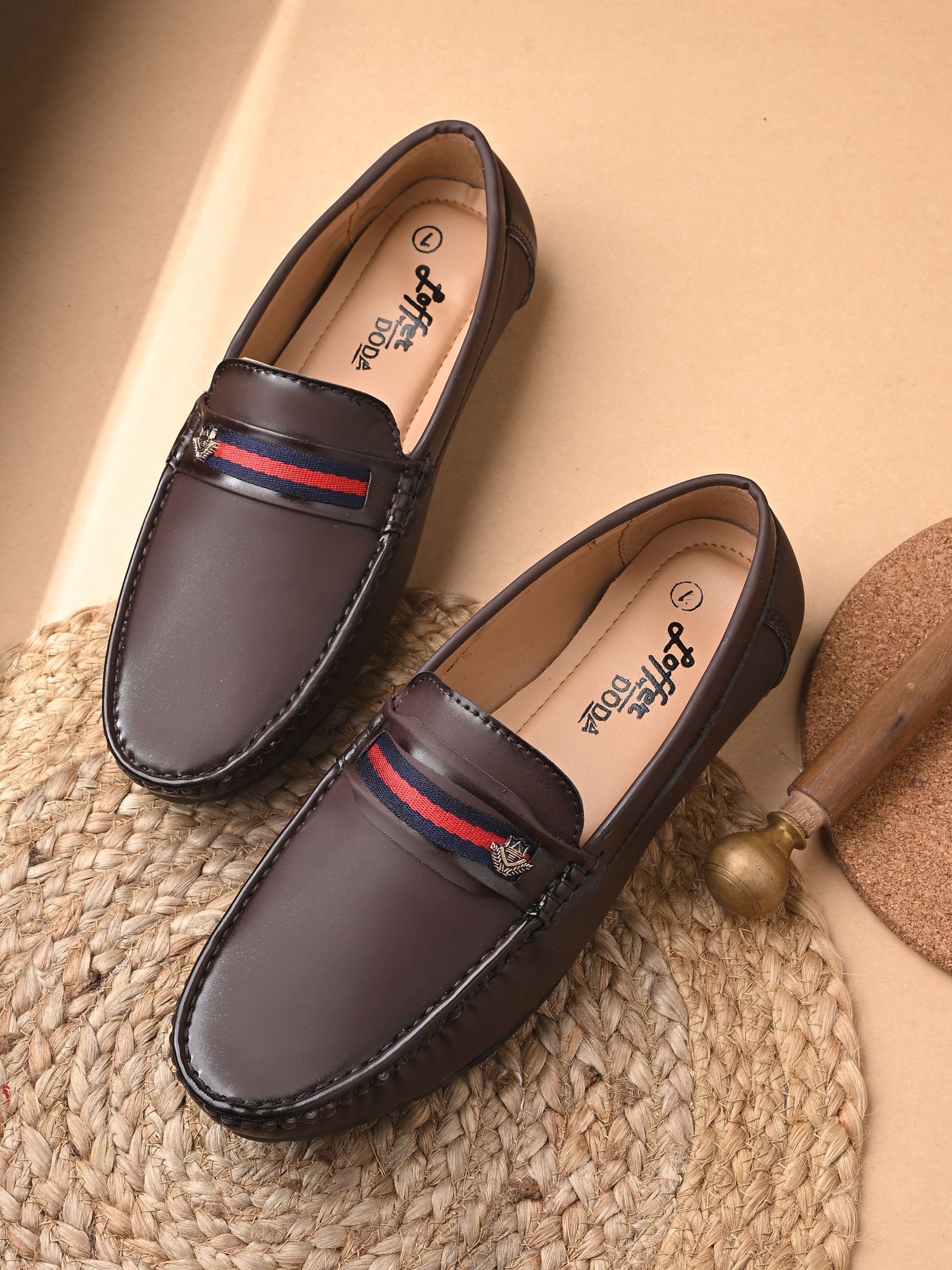 doda Extremely Lightweight, Stylish, Good Looking Loafers For Men-picture-19