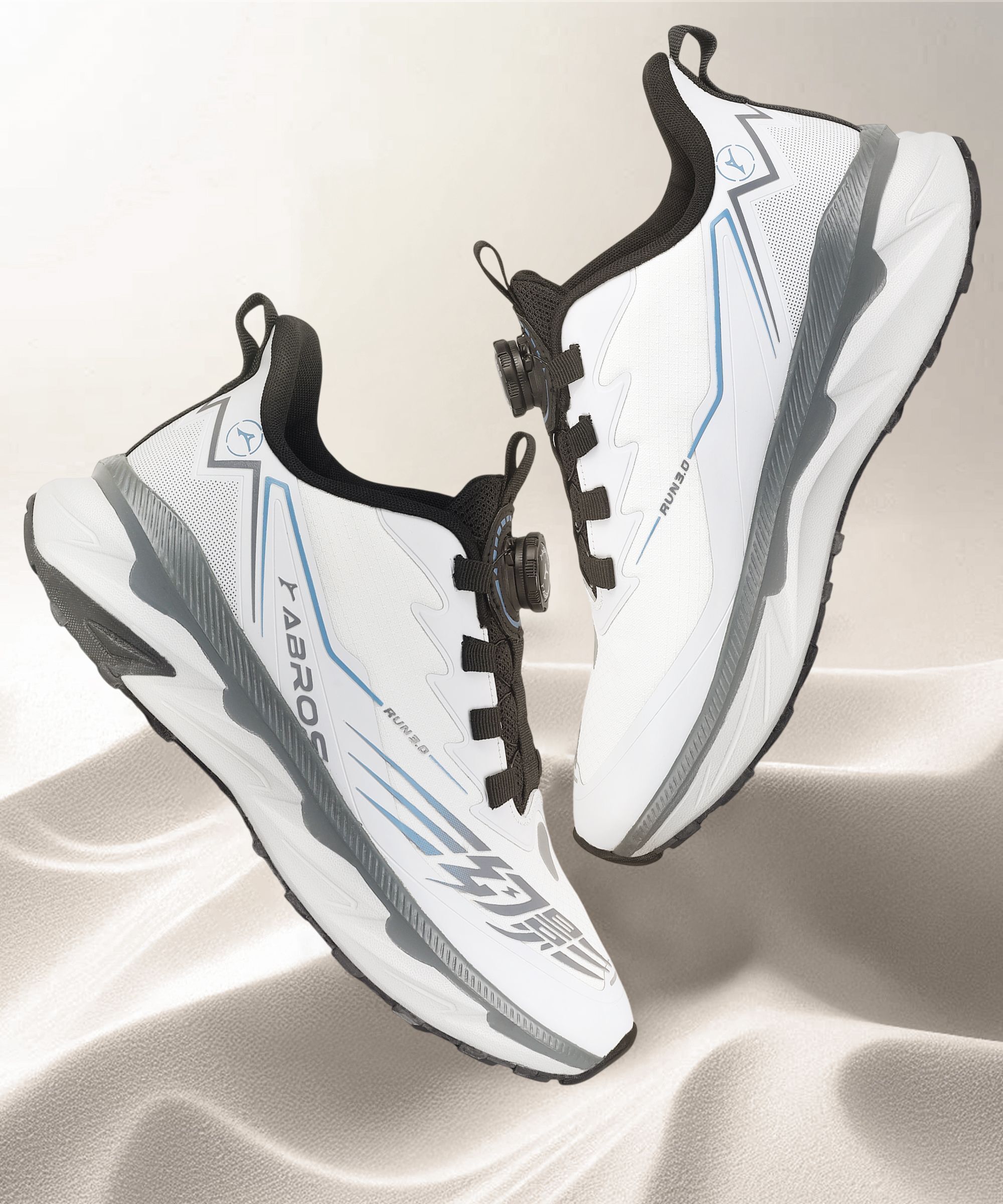 INVADAR Athleisure Cultured Round-Toe Shape & Quick On-Off Dial Lace Technology Sneakers For Men