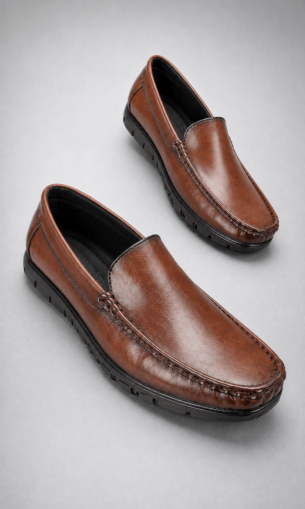Lightweight Comfortable Everyday Wear Loafers For Men-image-39
