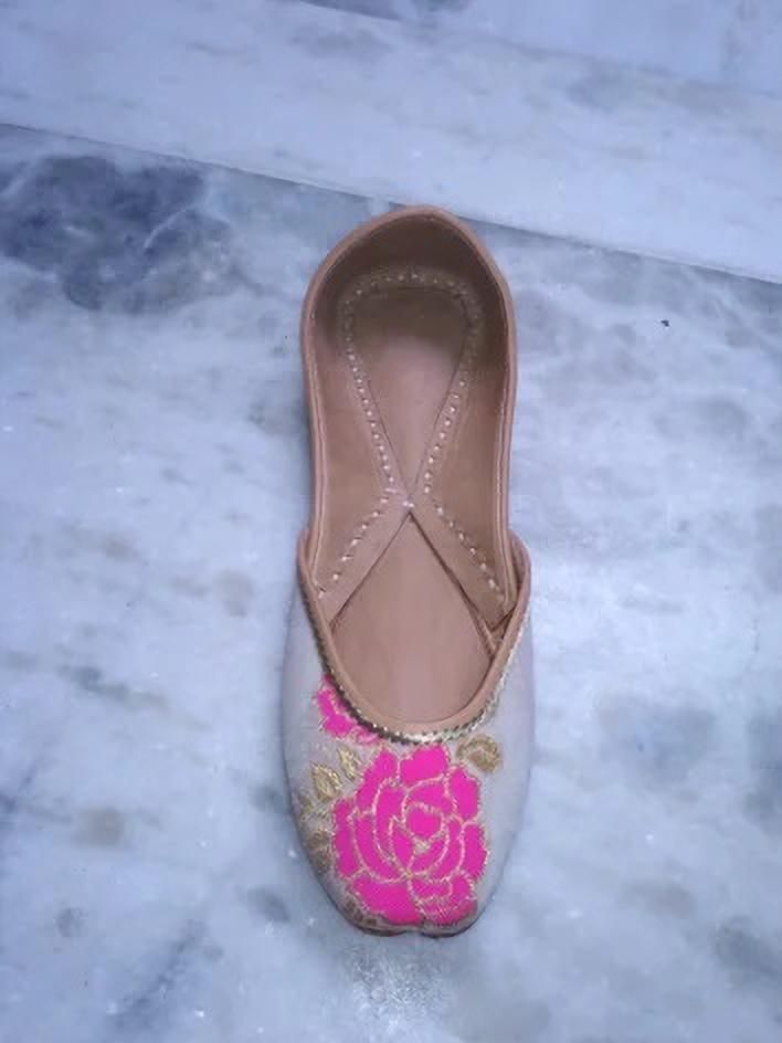 Mojaris For Women-image-45