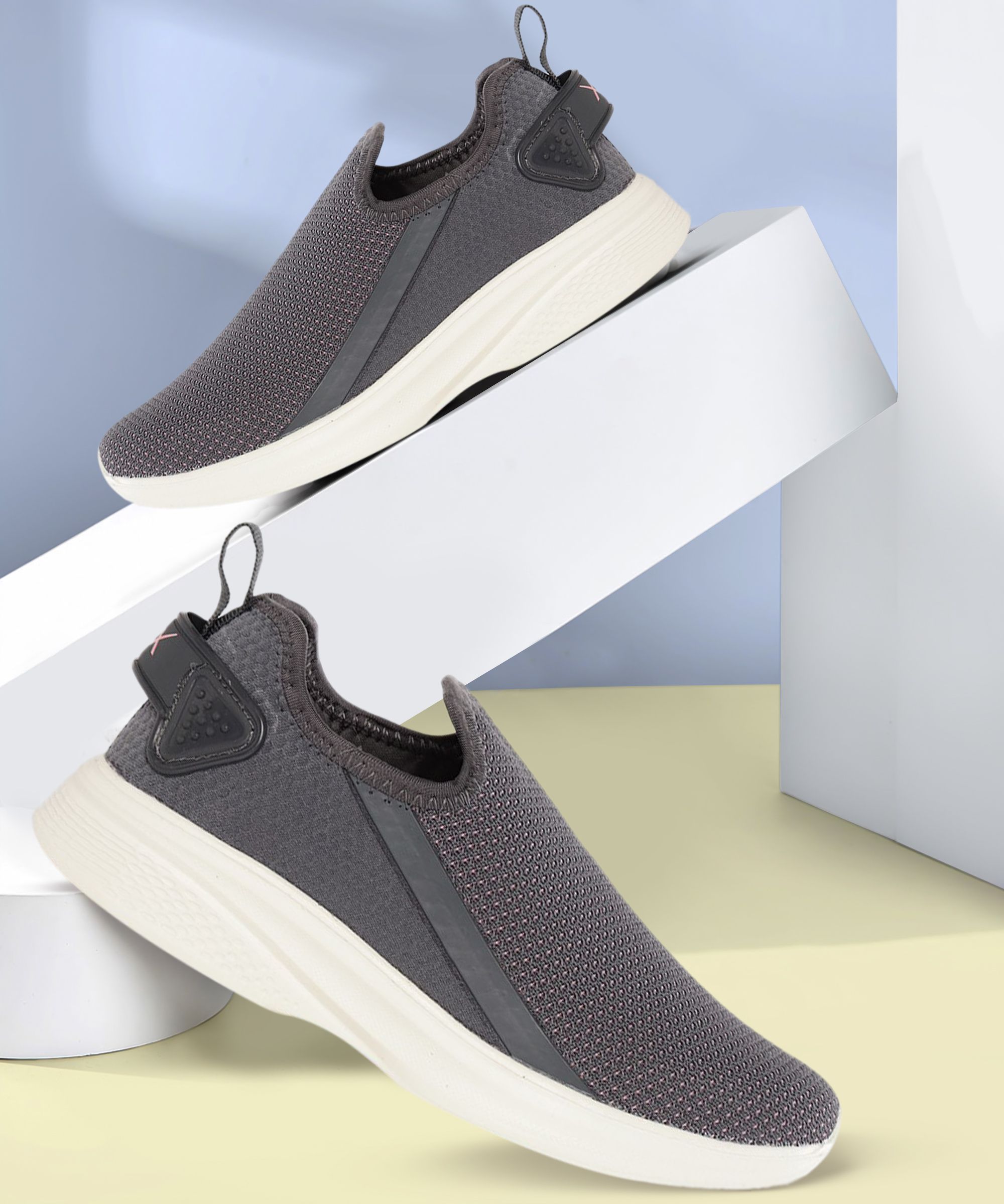 Women Grey Woven Design Go-Lite Slip-On Walking Shoes Walking Shoes For Women-image-31