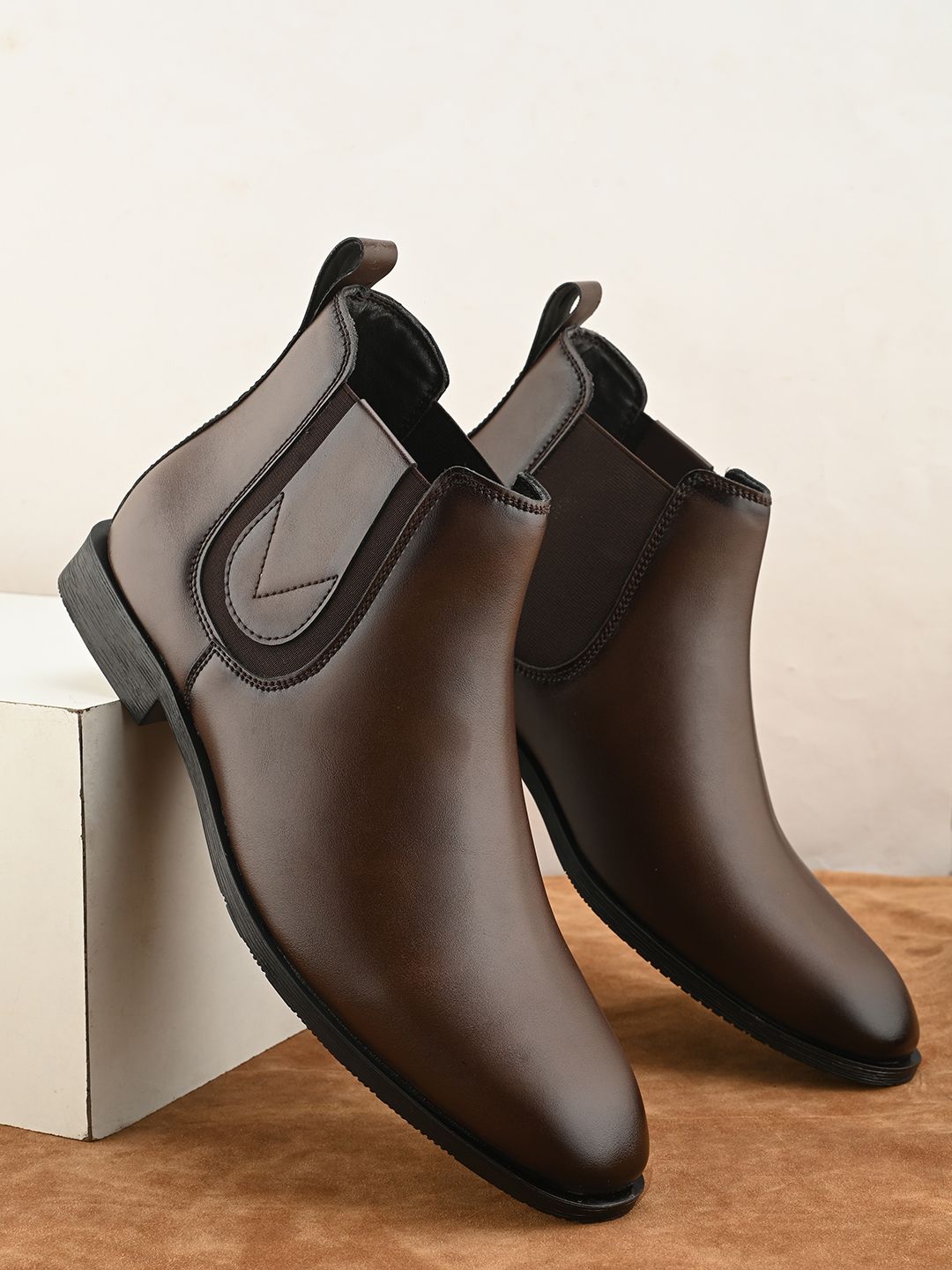 Roaster Men Brown Chelsea Boots Boots For Men-image-16