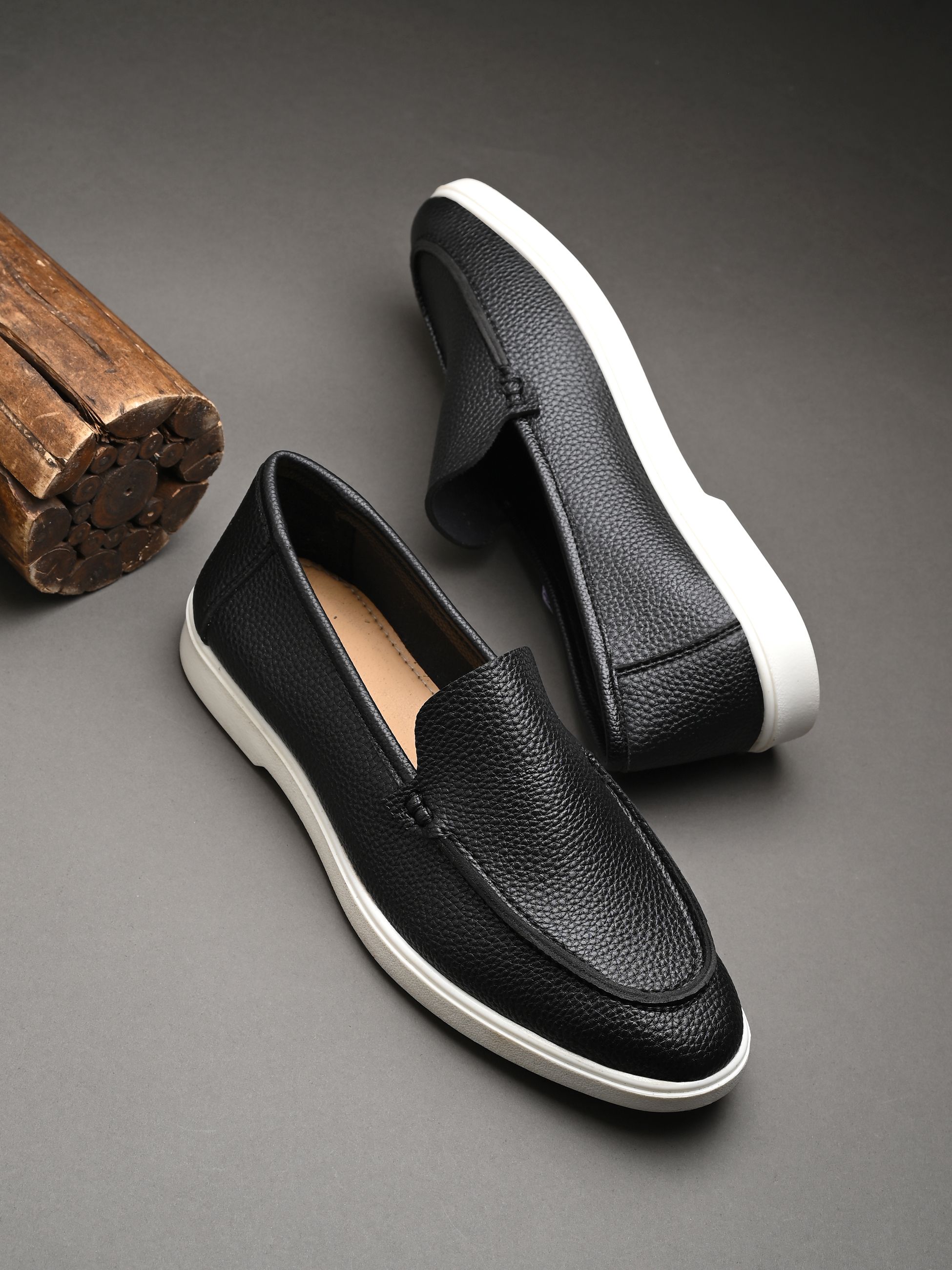 Roadster Men Black Faux Leather Casual Slip On Loafers Loafers For Men-picture-11