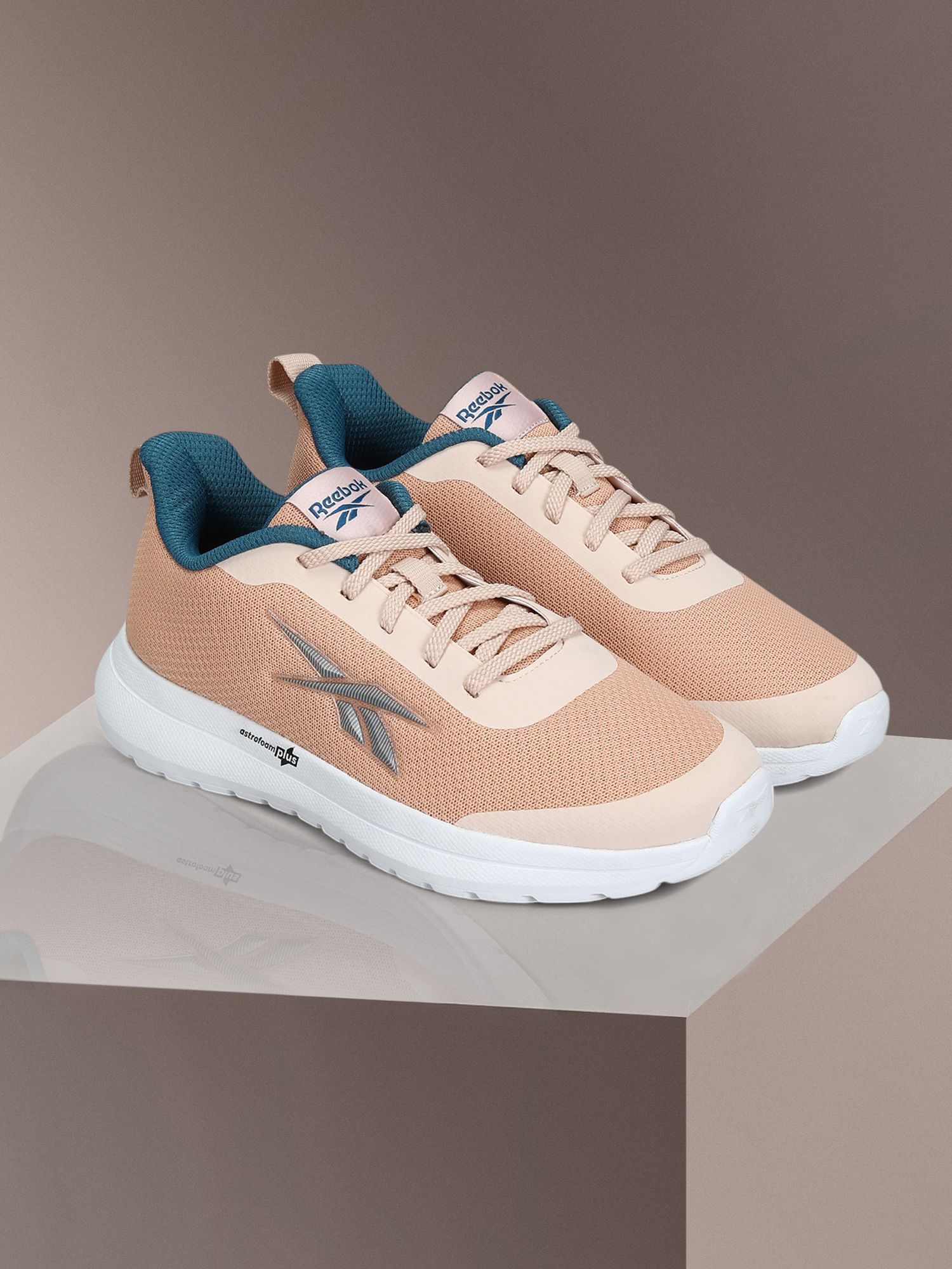 Lunar walk W Walking Shoes For Women-image-47