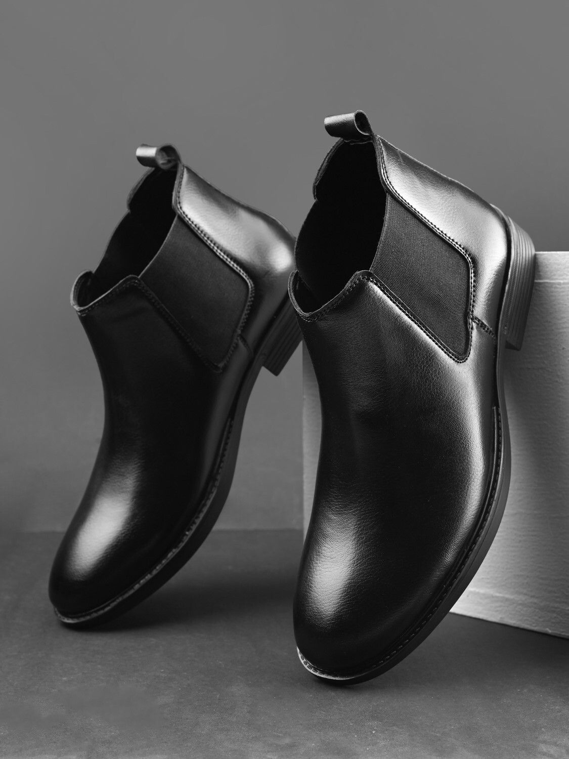 roadster Men Black Solid Round Toe High Top Casual Slip On Blocked Heeled Chelsea Boots Boots For Men-picture-39