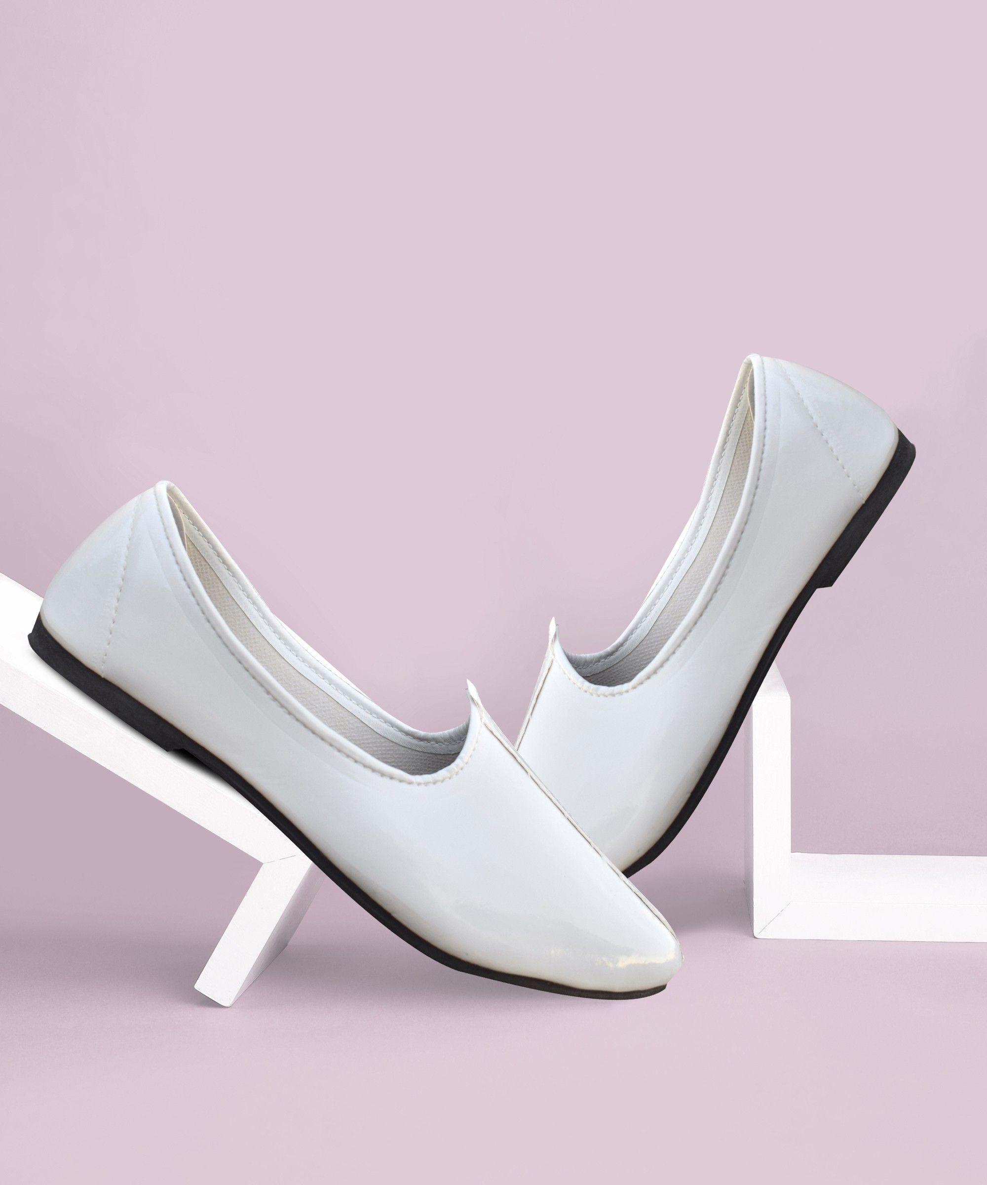 Men Glossy Juttis/Mojaris Mojaris For Men