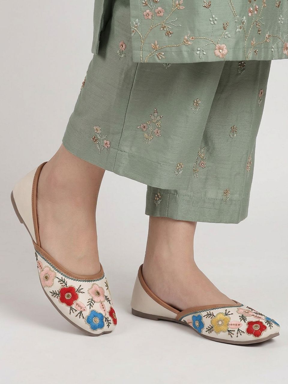 Embroidered Jutti Flats | Ethnic Mojari with Haveli Print & Stud Details | Mojaris For Women-image-4