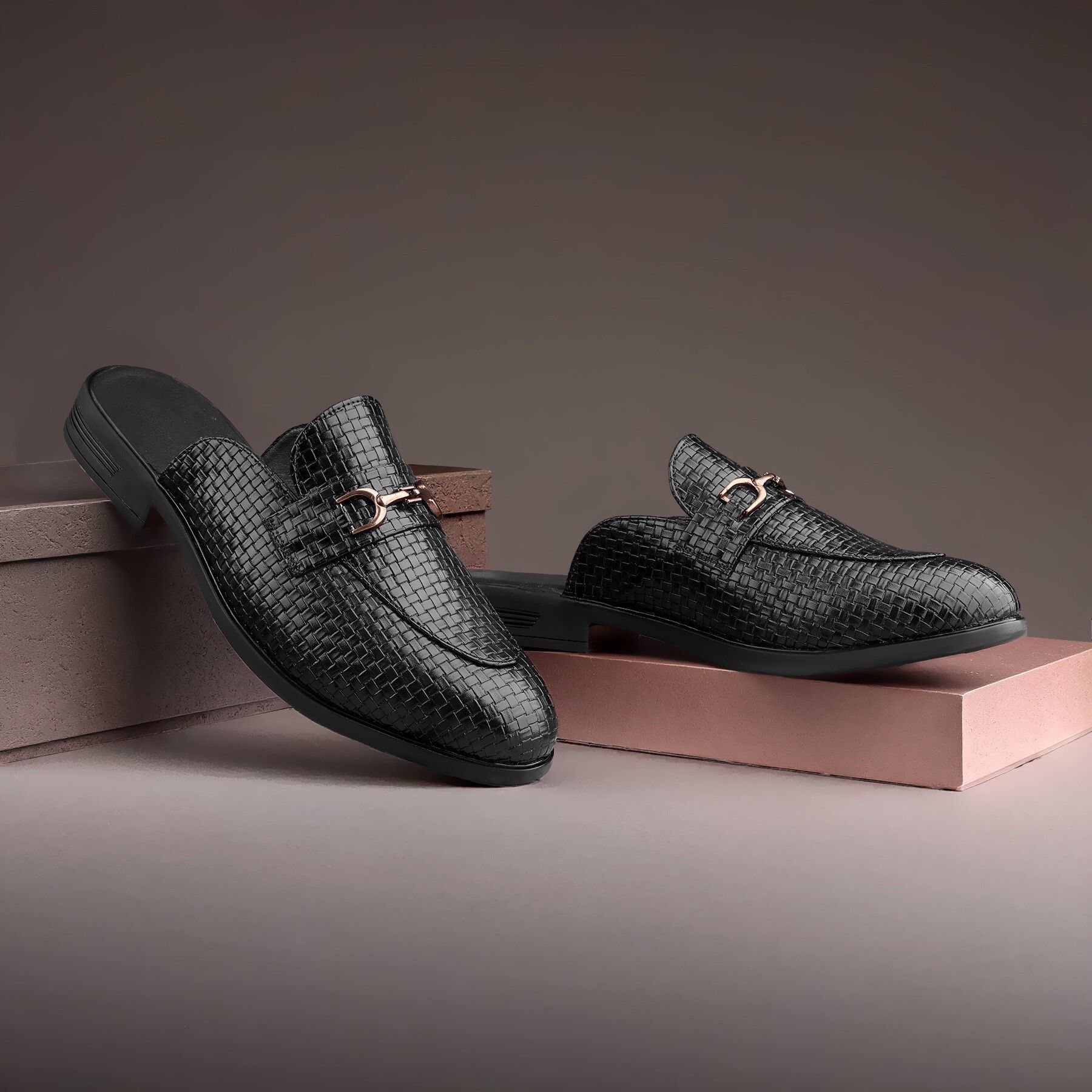 Men Black Woven Textured Horsebit Slip-On Smart Casual Mules Loafers For Men-image-49