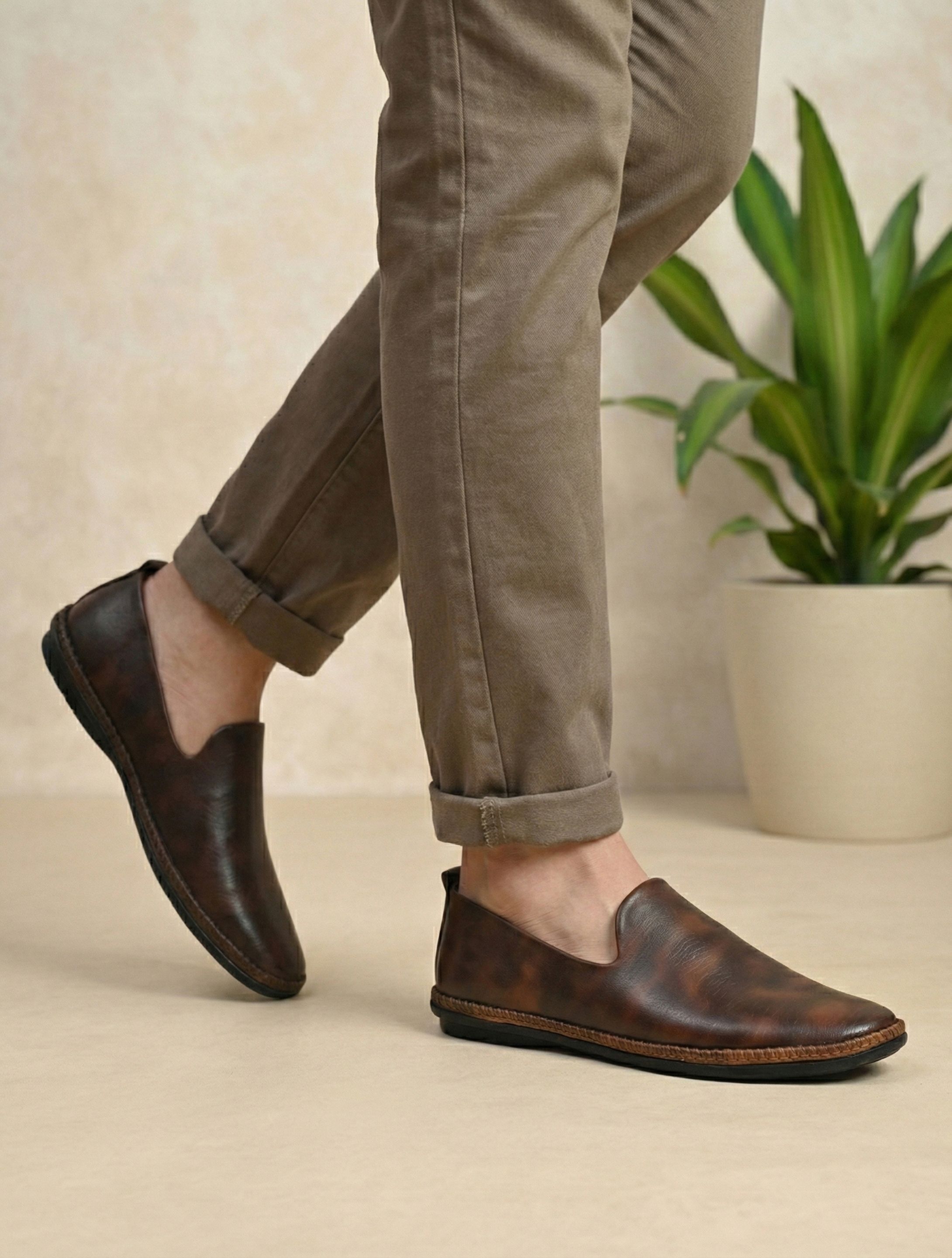 Men's Premium Synthetic Elegant Stylish Ethnic Nagra Mojaris Mojaris For Men