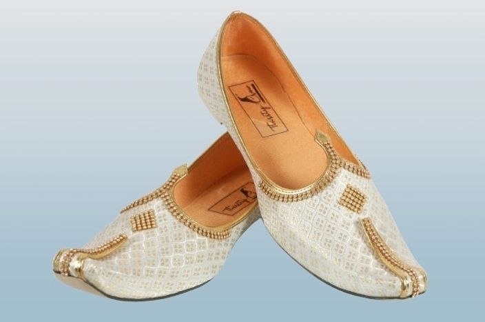 North India's Traditional Ethnic Juti Wedding Wear & Party Wear Mojaris For Men-image-5