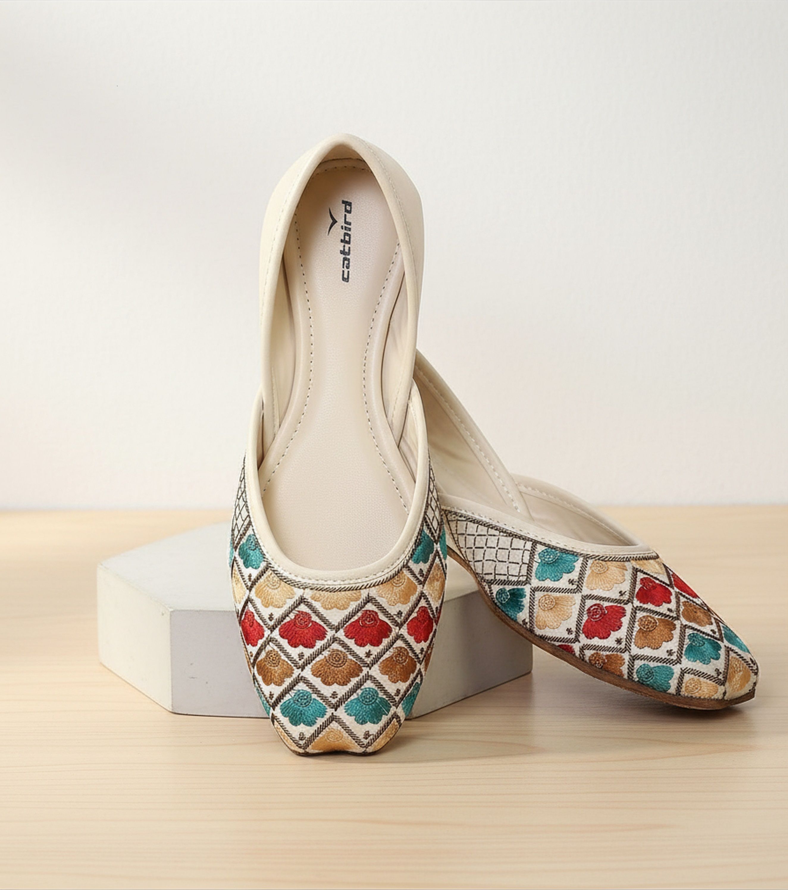 Multicolour Embroidered Ethnic Jutti Mojaris For Women-image-44